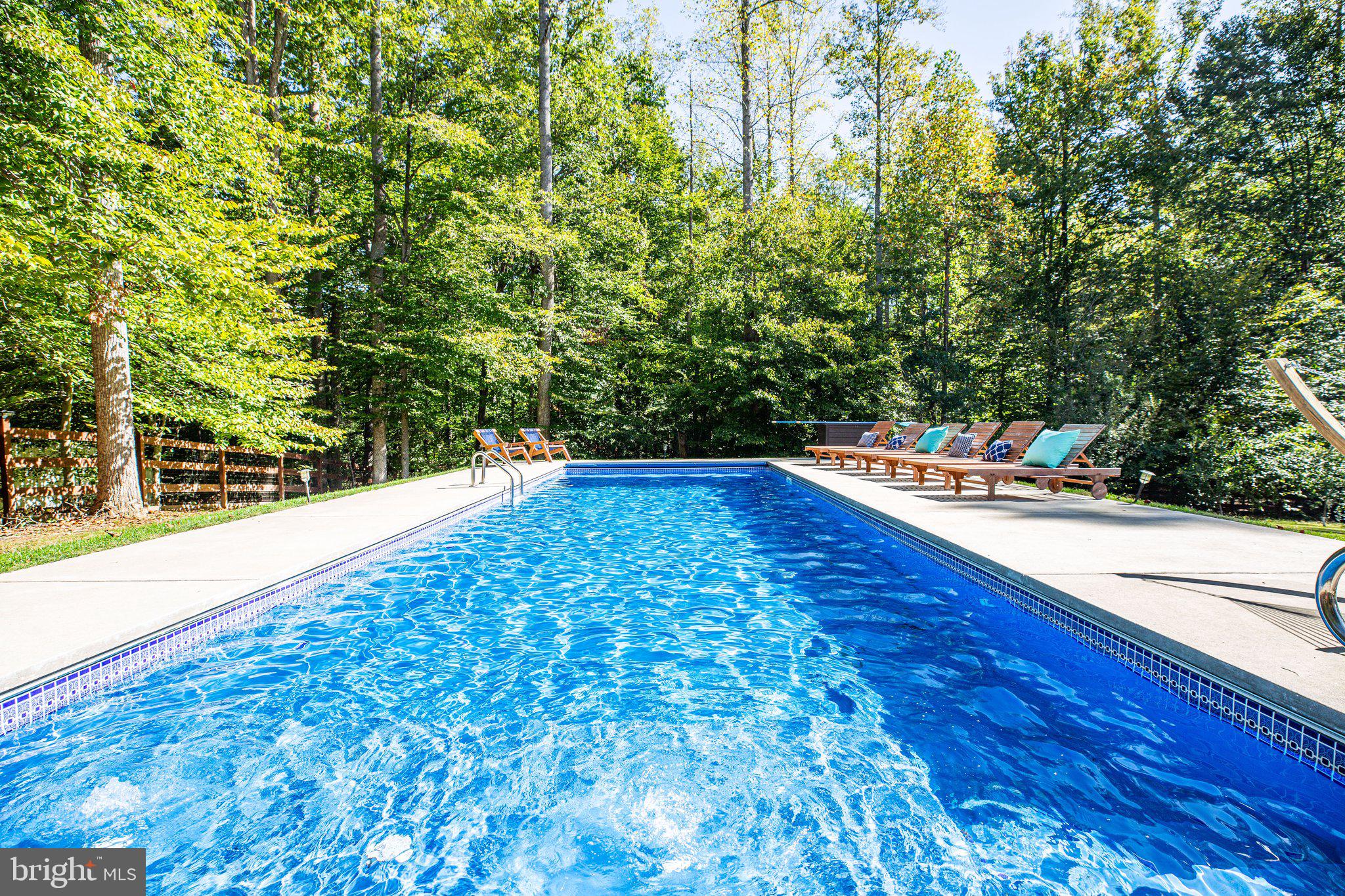 10705 Whispering WAY
