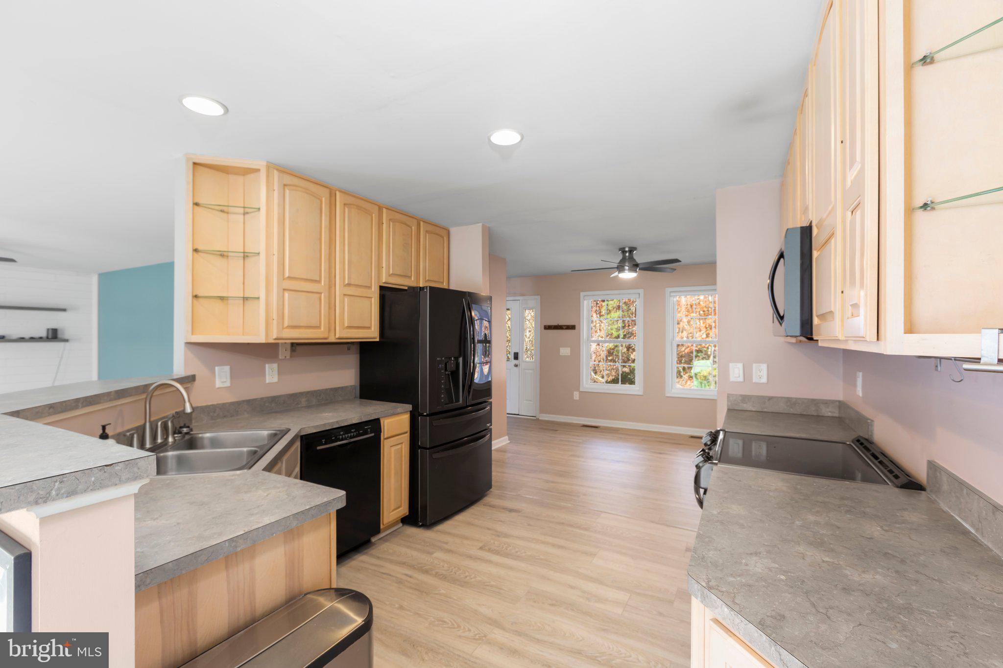 10705 Whispering WAY