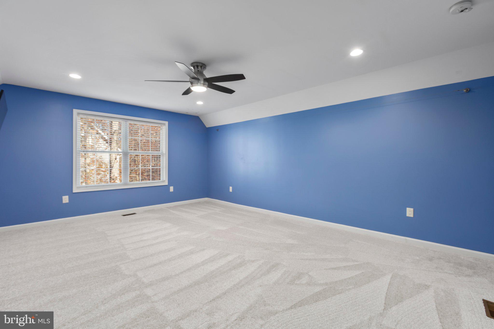 10705 Whispering WAY