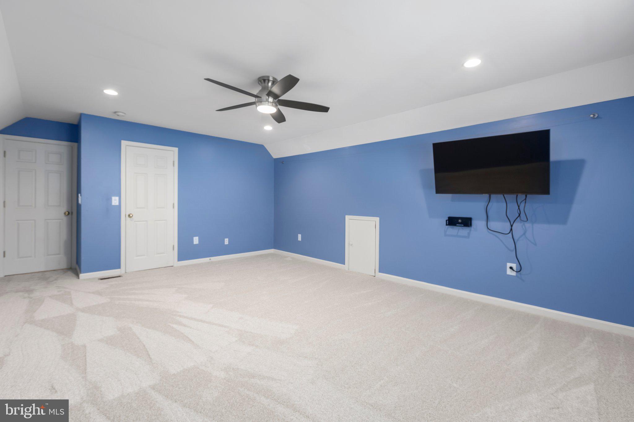 10705 Whispering WAY