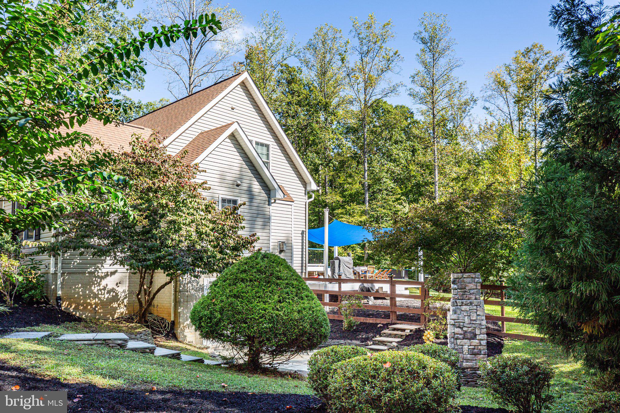 10705 Whispering WAY