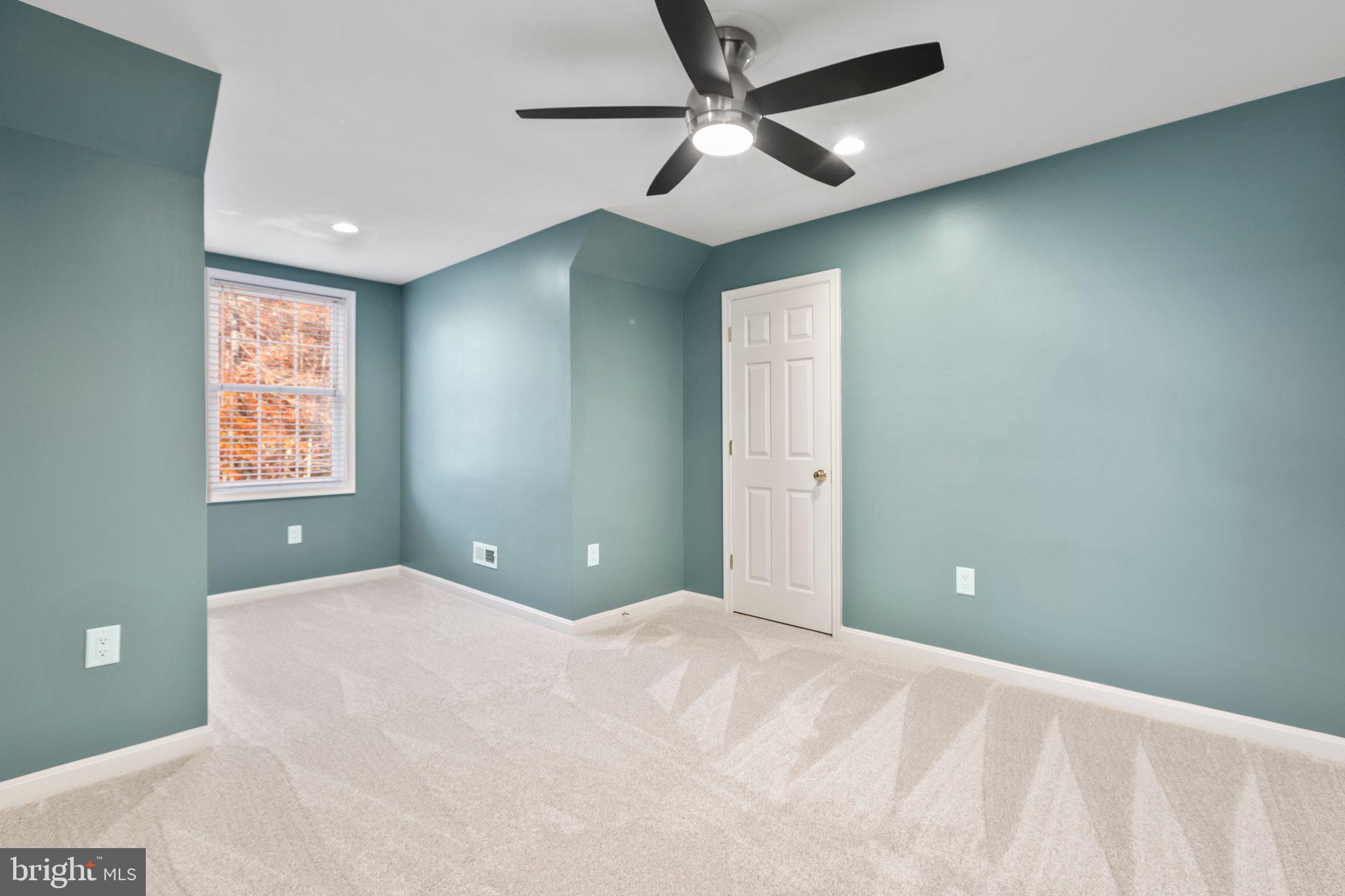 10705 Whispering WAY