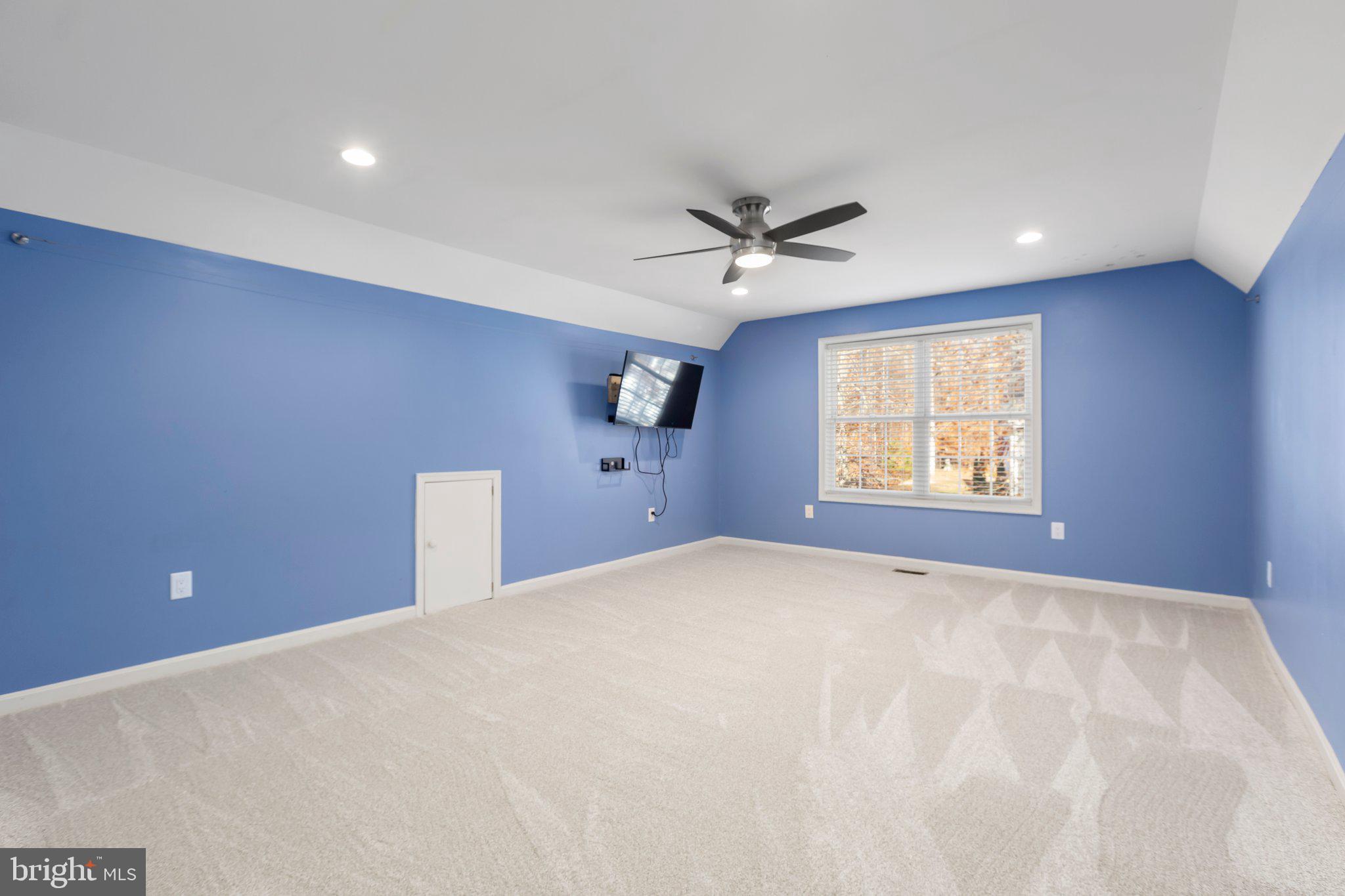 10705 Whispering WAY
