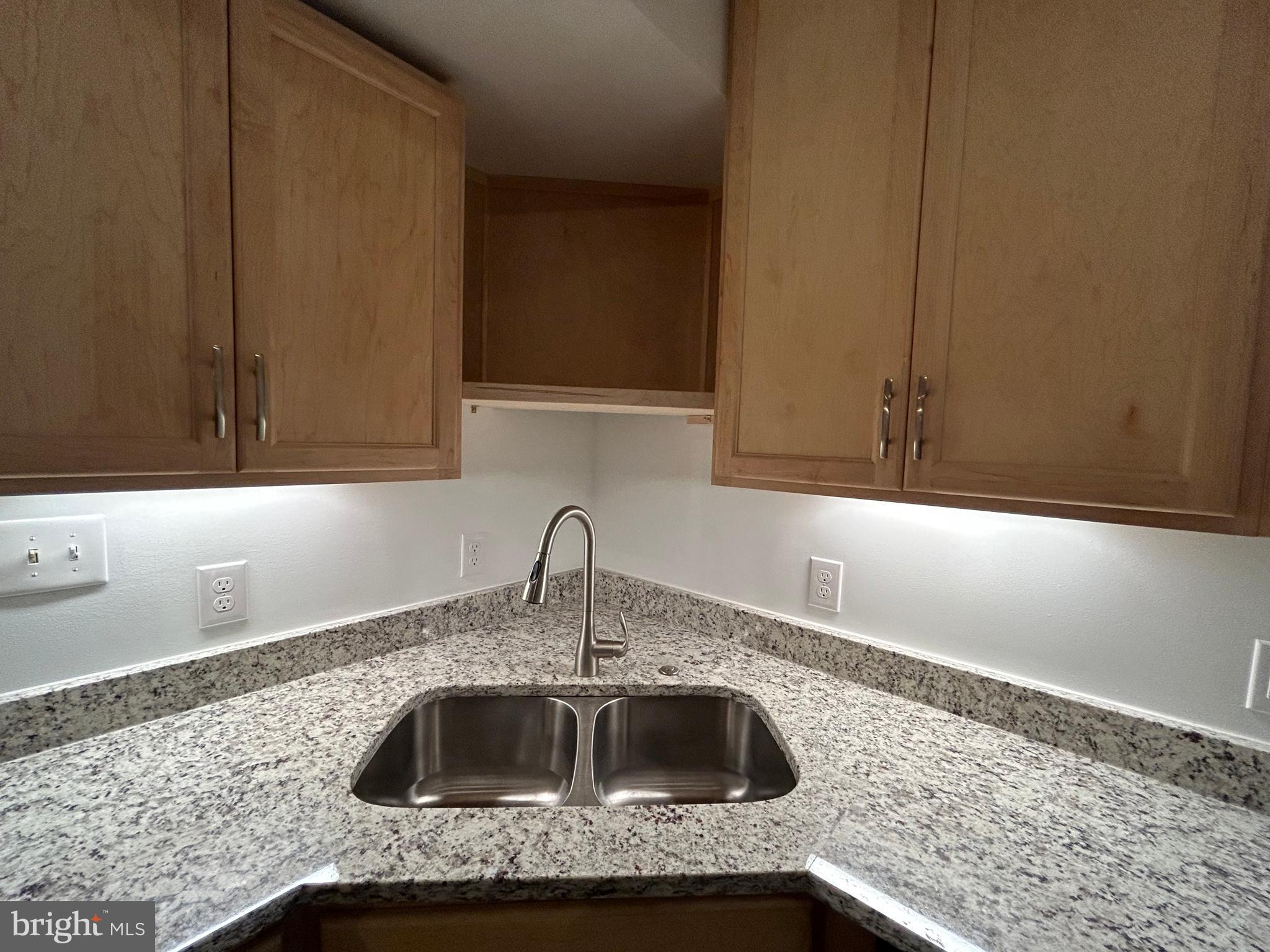 4101 Corbin Hall Lane Unit: BASEMENT APARTMENT