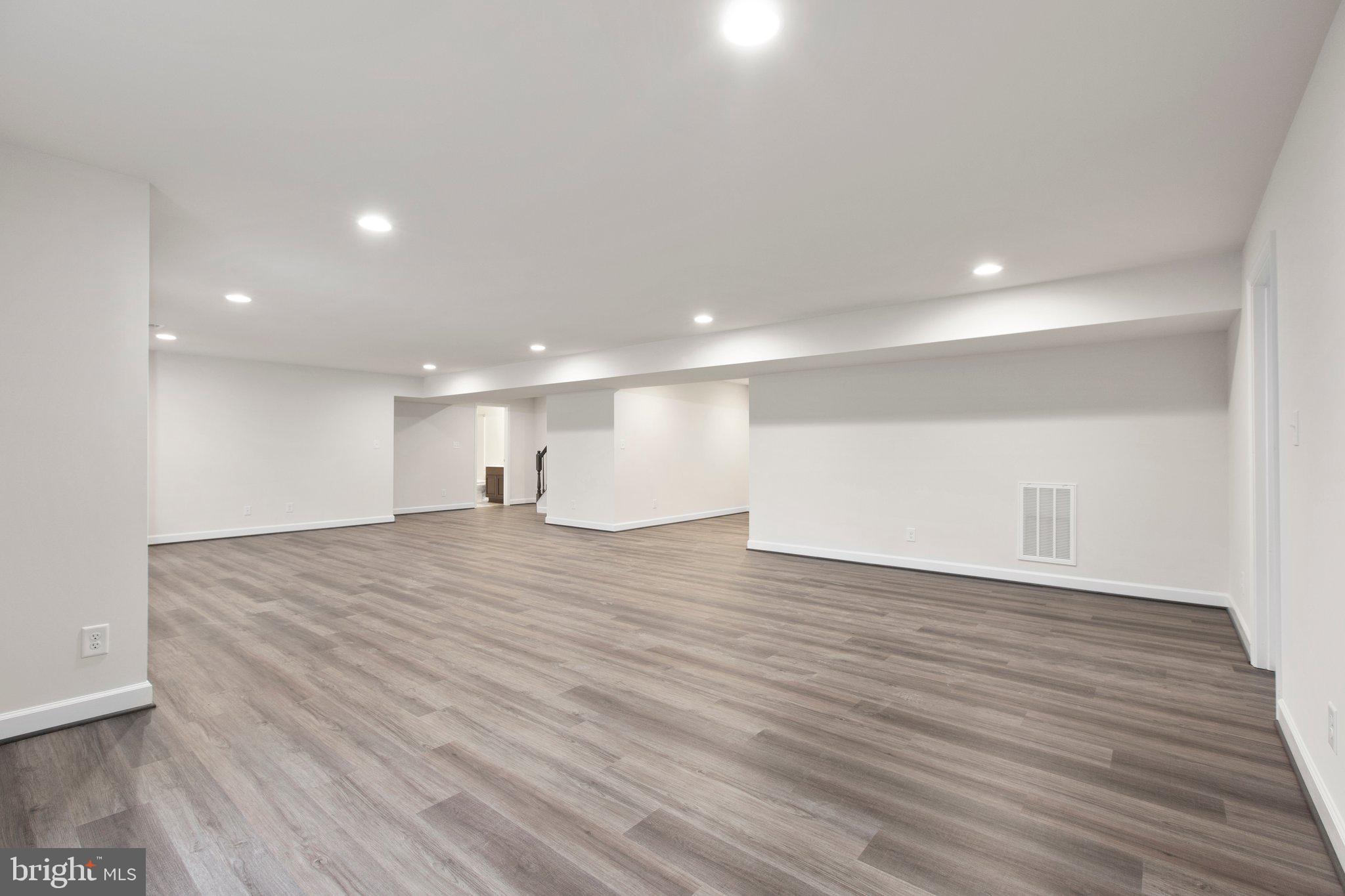 10214 Edinburgh Drive