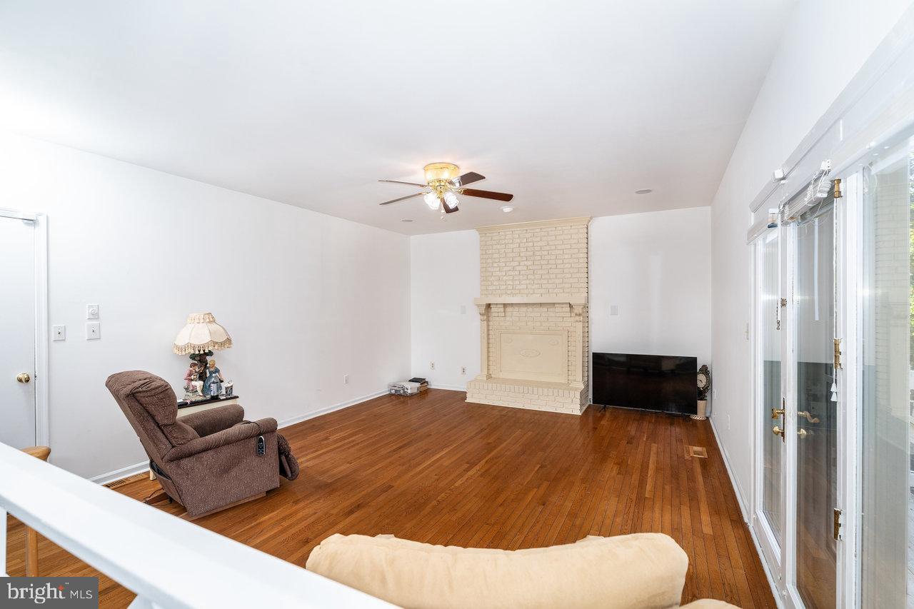 412 Breezewood Dr