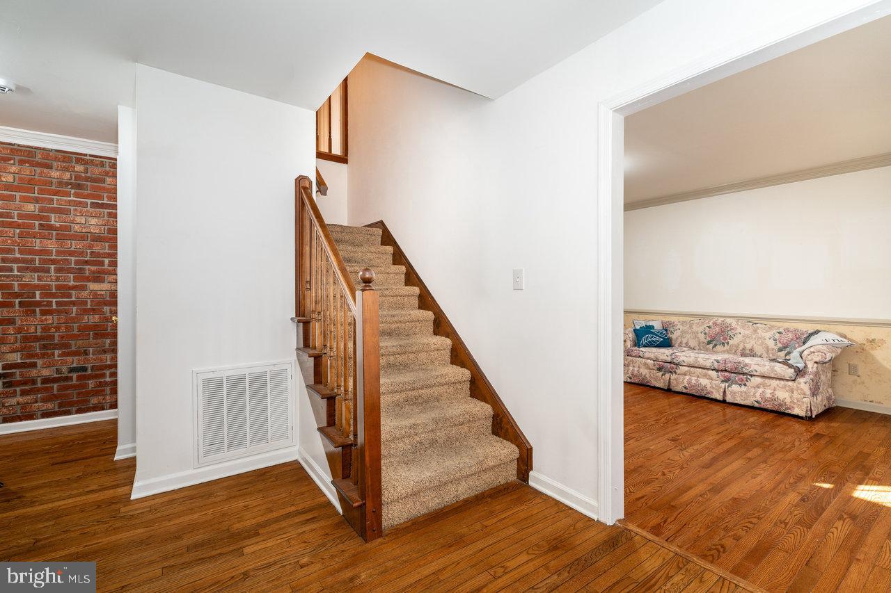 412 Breezewood Dr