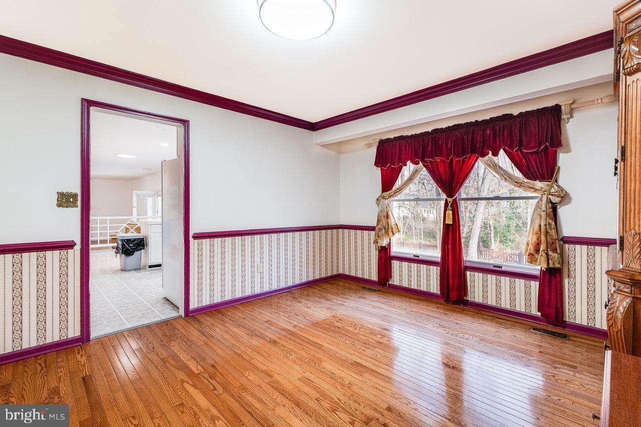 412 Breezewood Dr