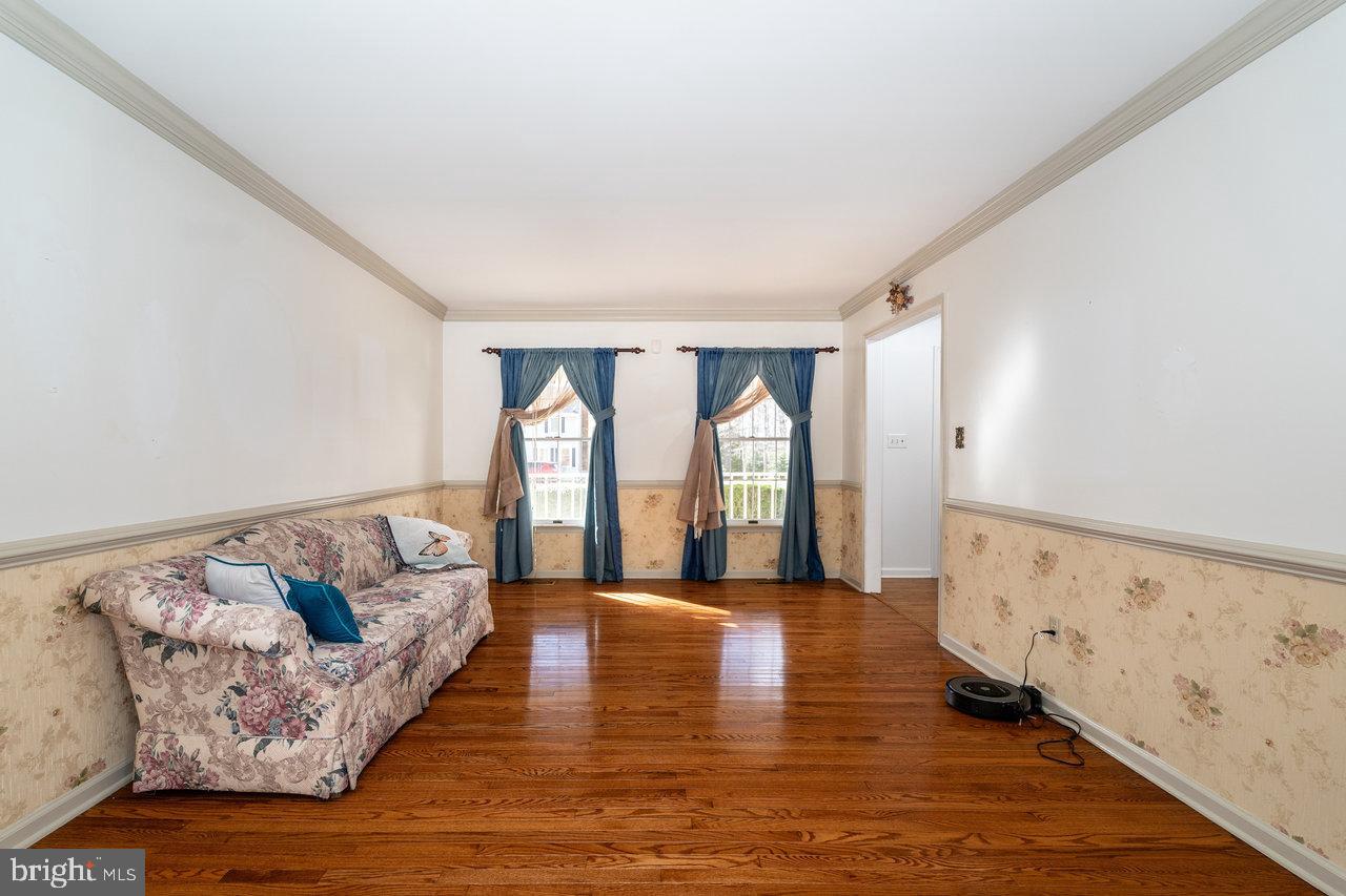 412 Breezewood Dr