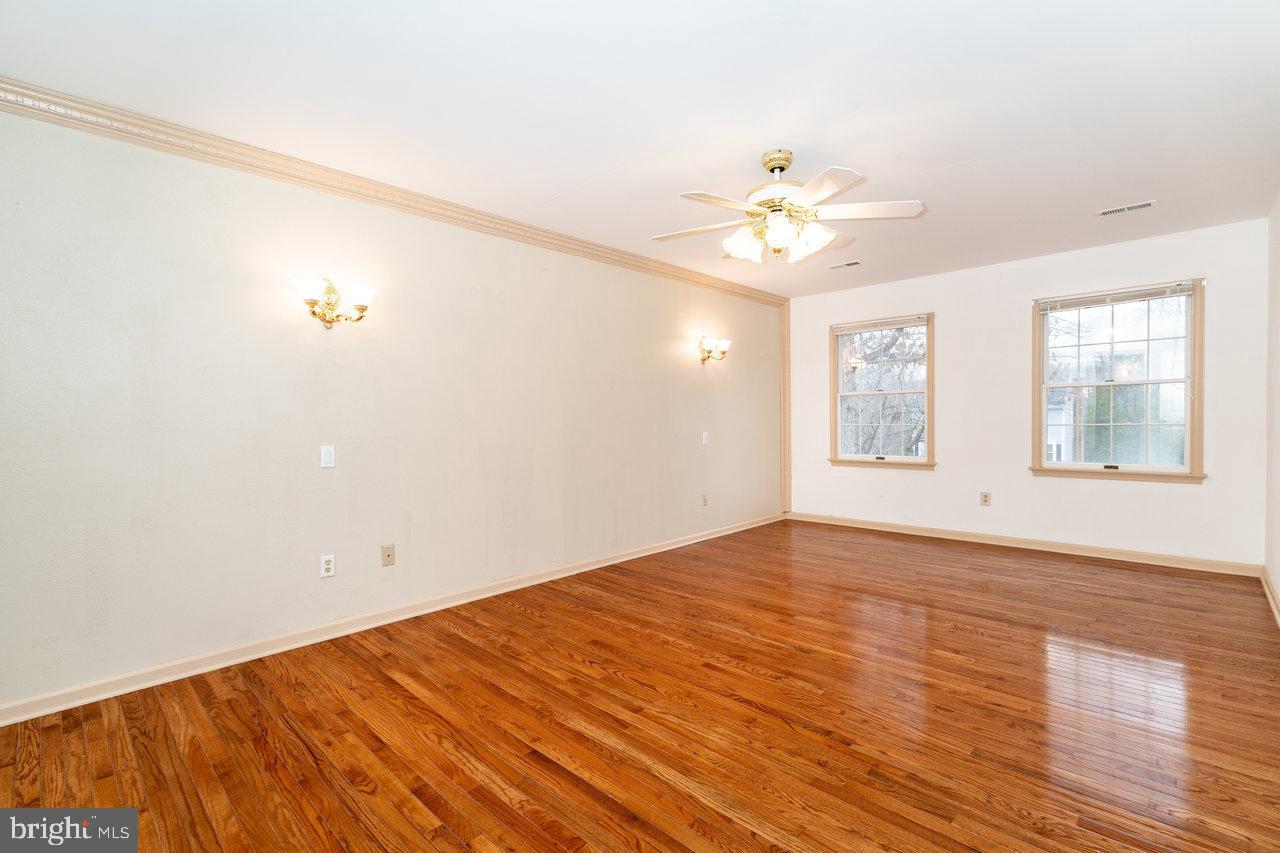 412 Breezewood Dr