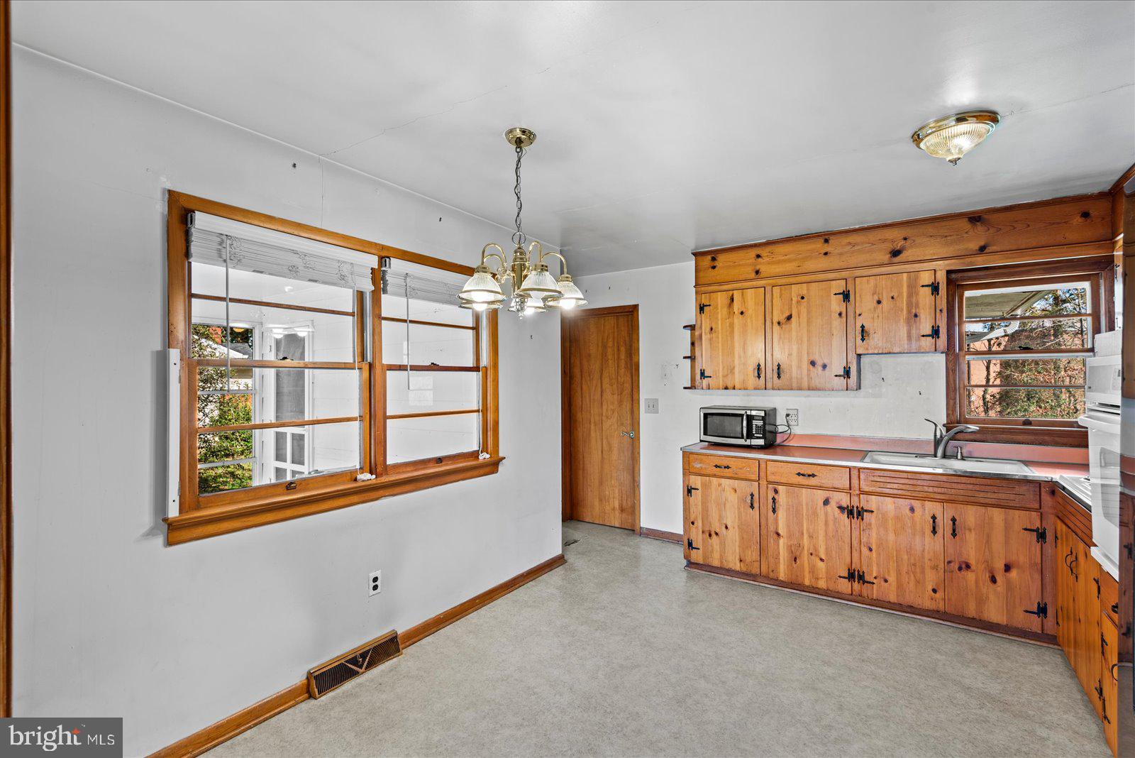 12401 Greengate Rd