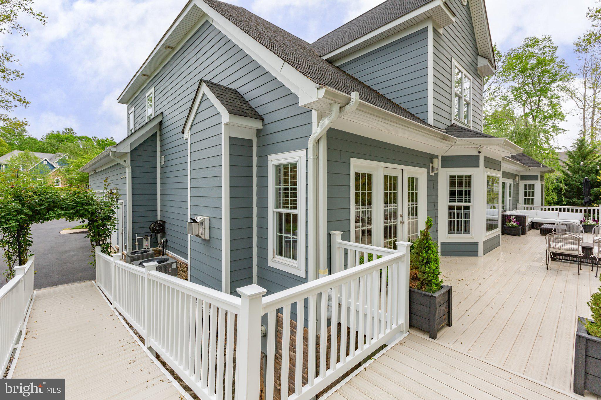11403 Bluffs Rdg