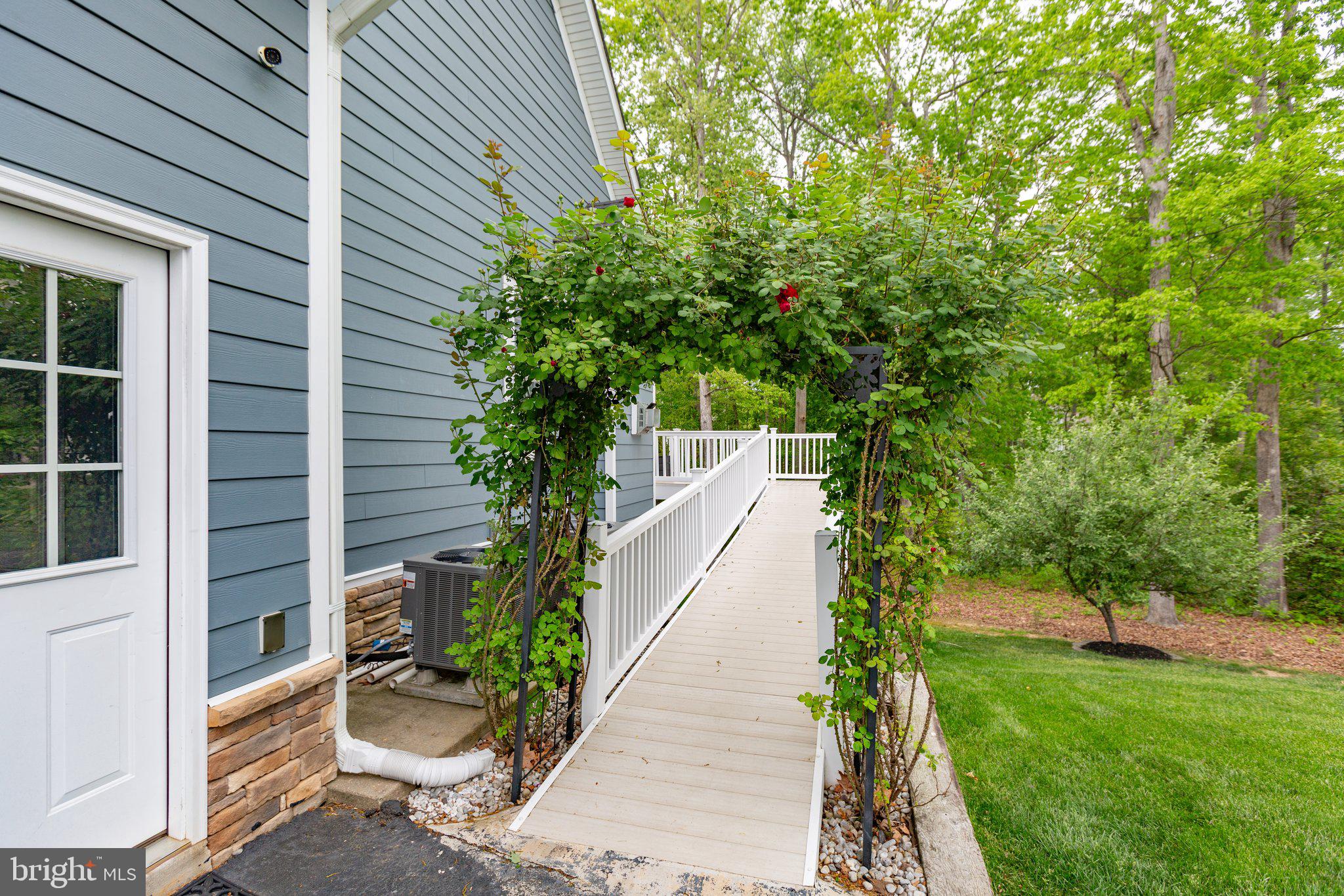 11403 Bluffs Rdg