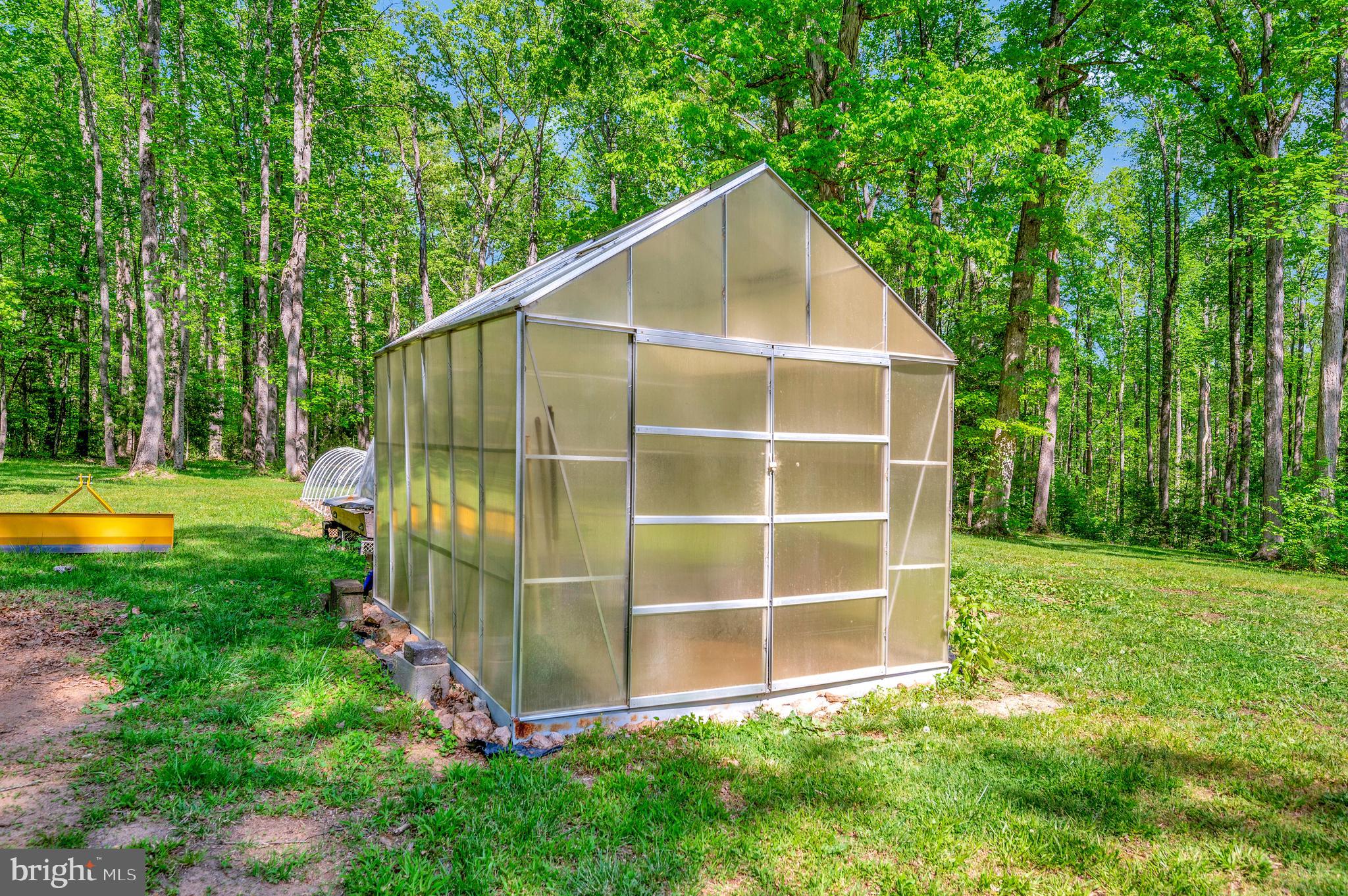 10231 Shawnee Ln