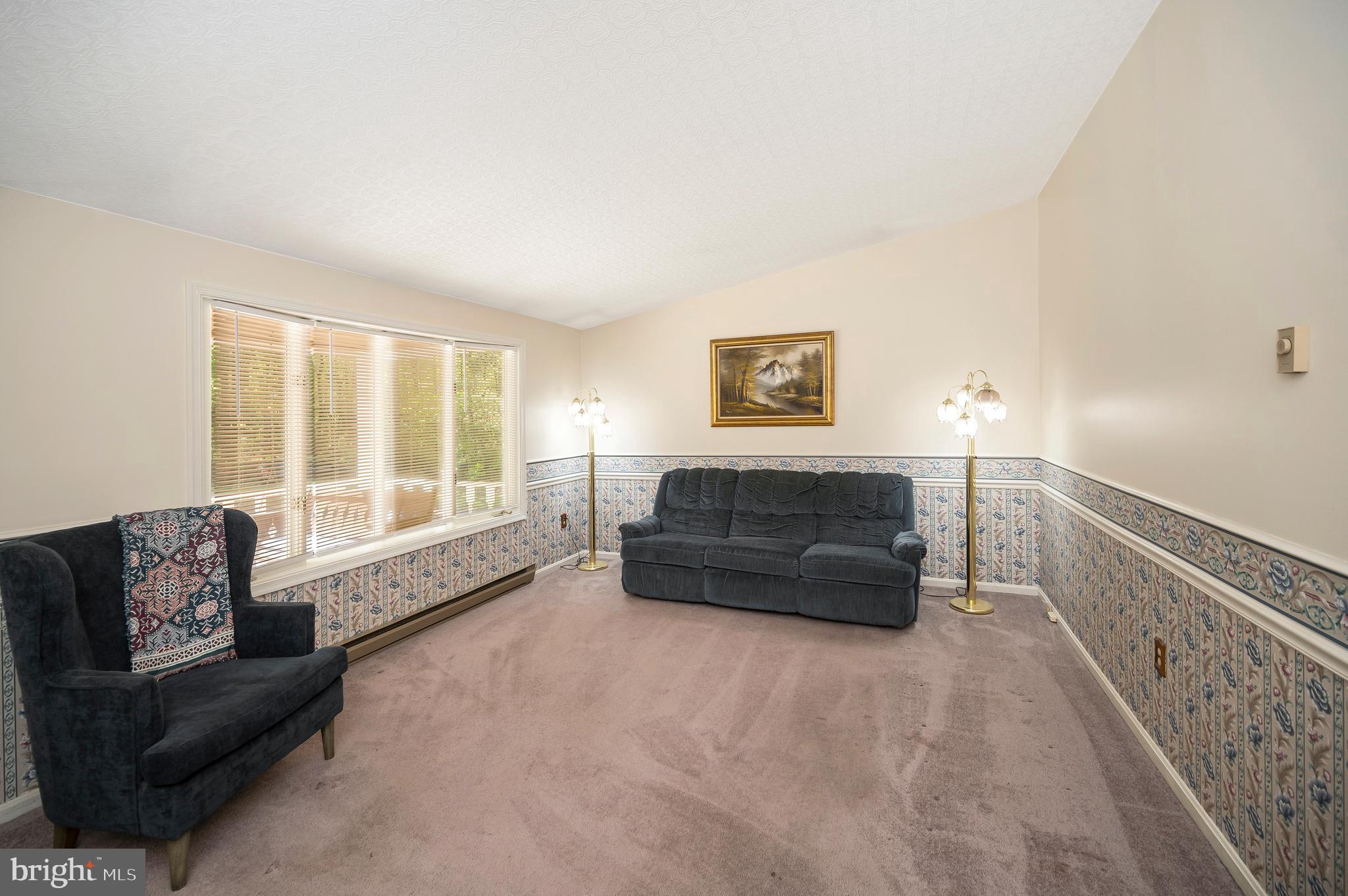 10231 Shawnee Ln