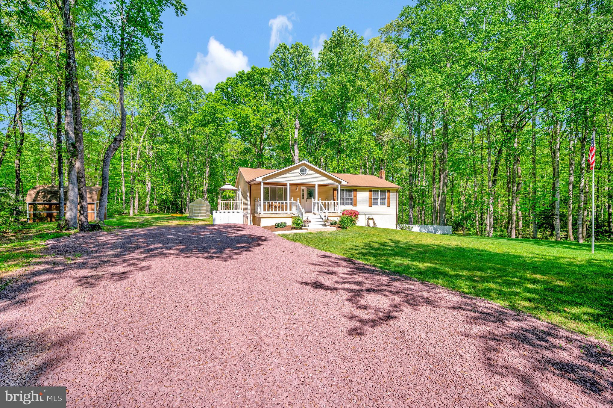 10231 Shawnee Ln