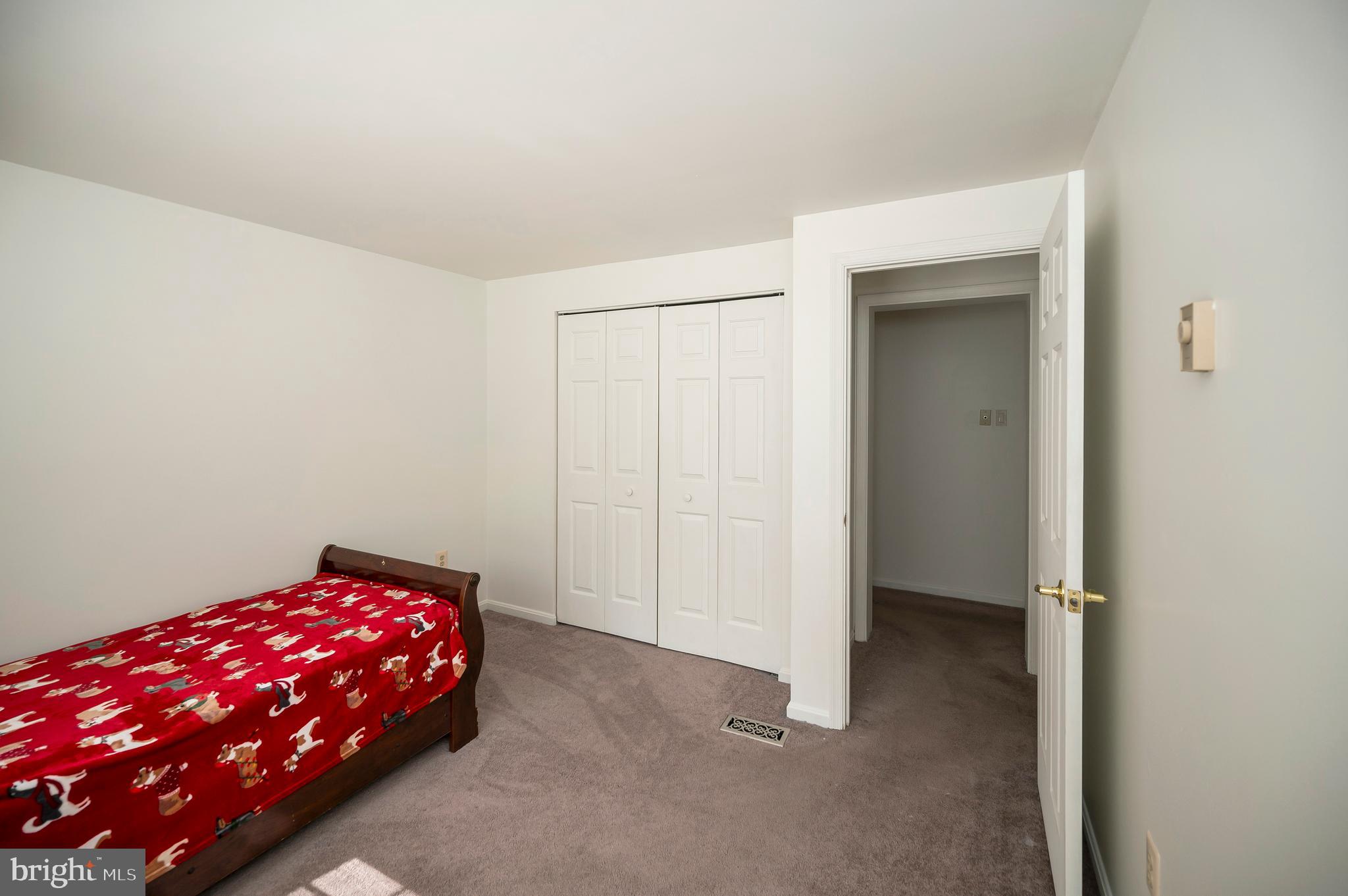 10231 Shawnee Ln