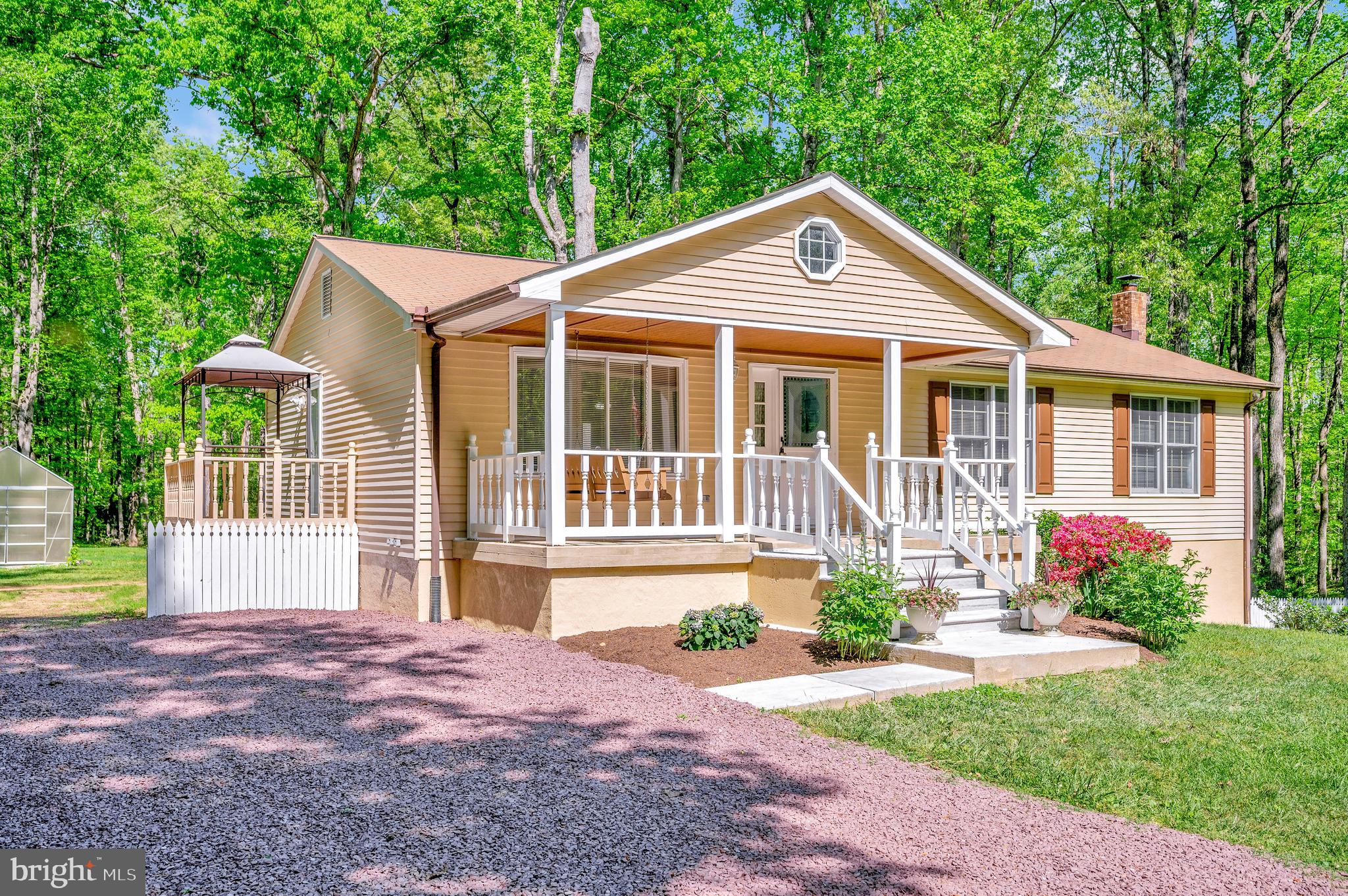 10231 Shawnee Ln