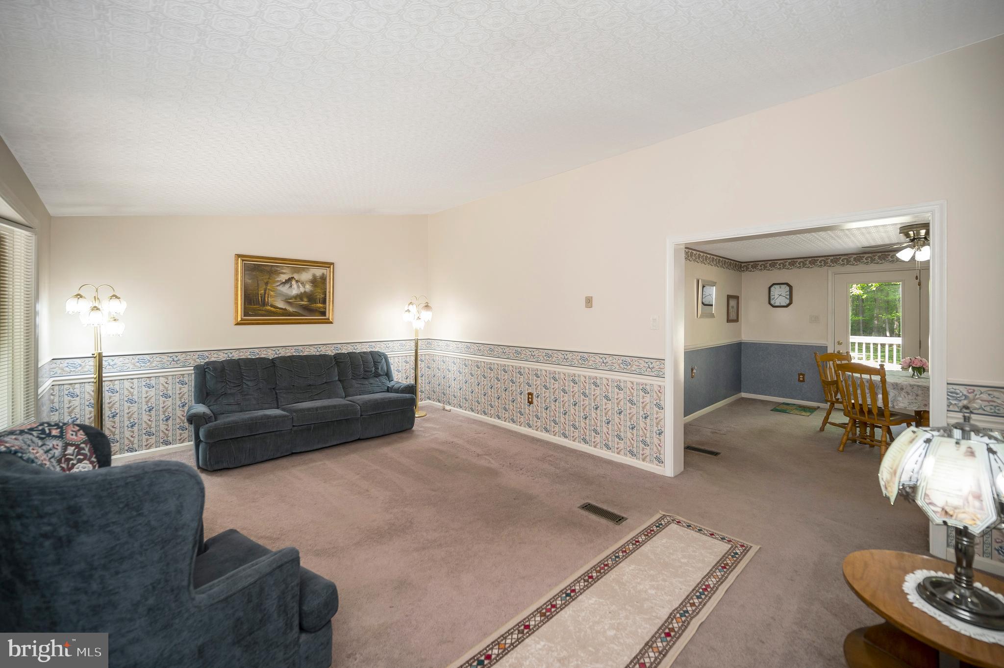 10231 Shawnee Ln