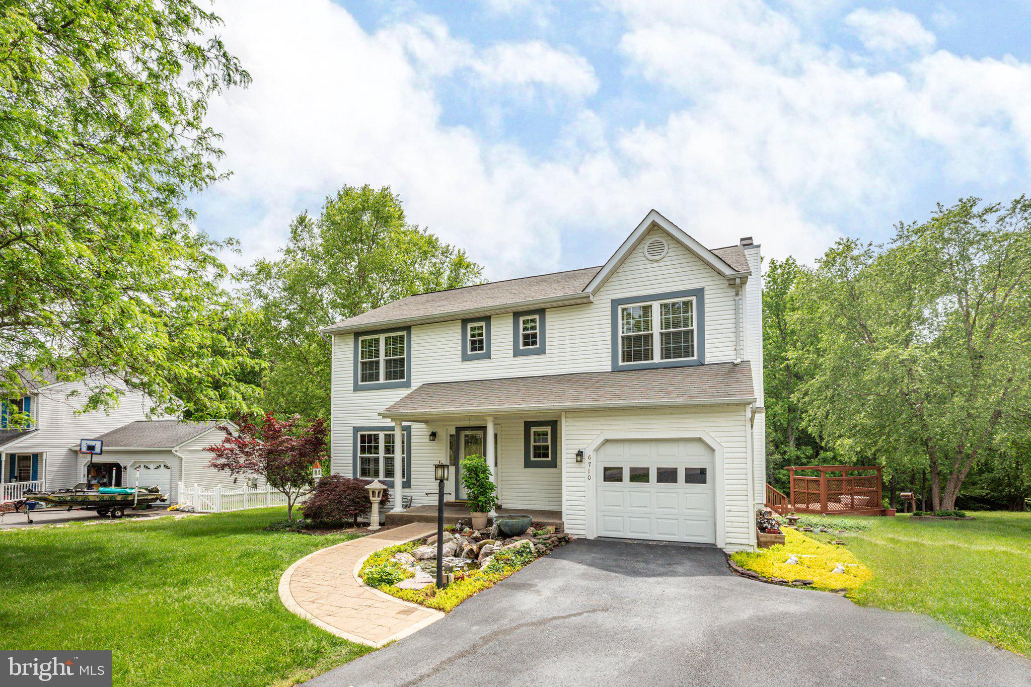 6710 Farmstead Ln