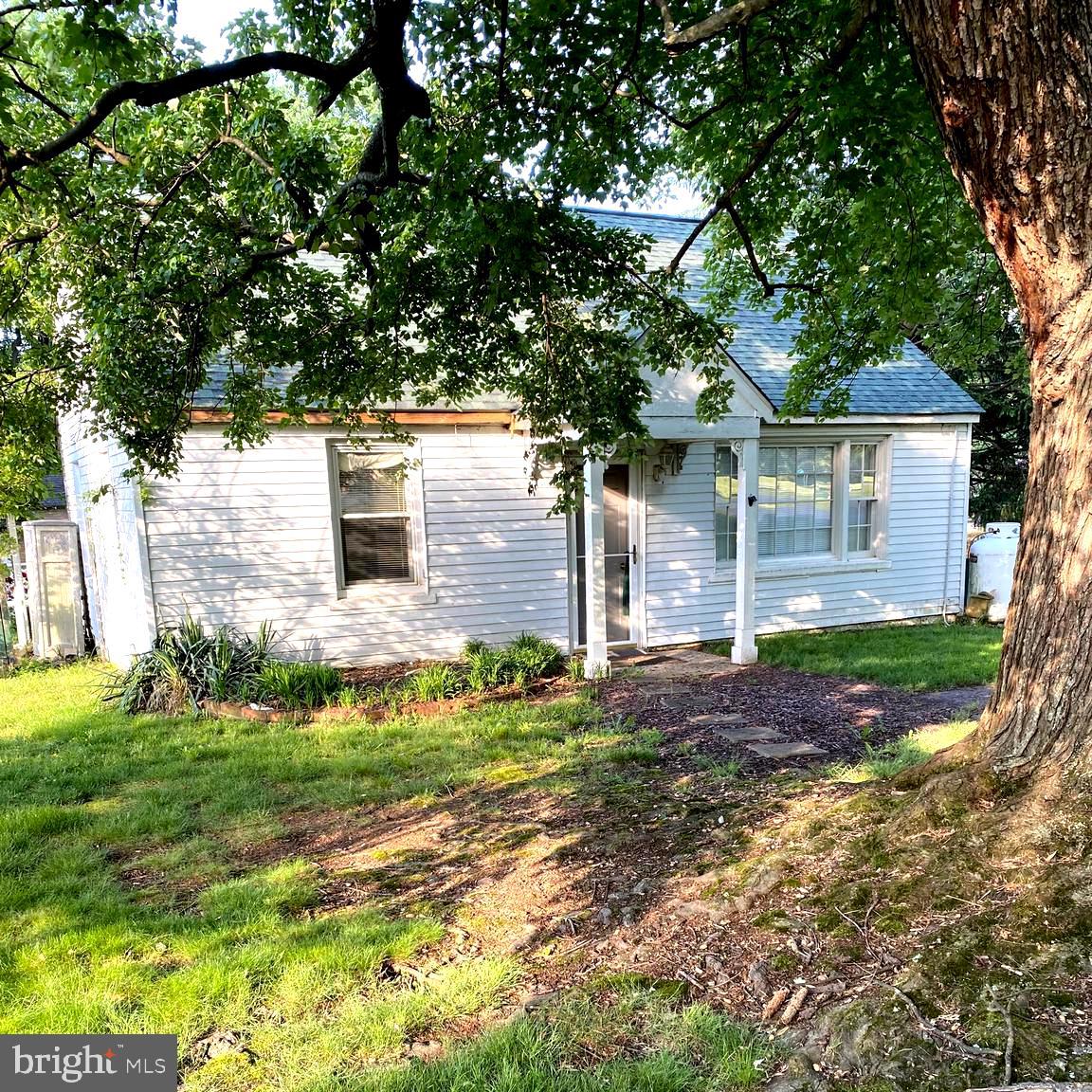 11900 N Dickinson Dr