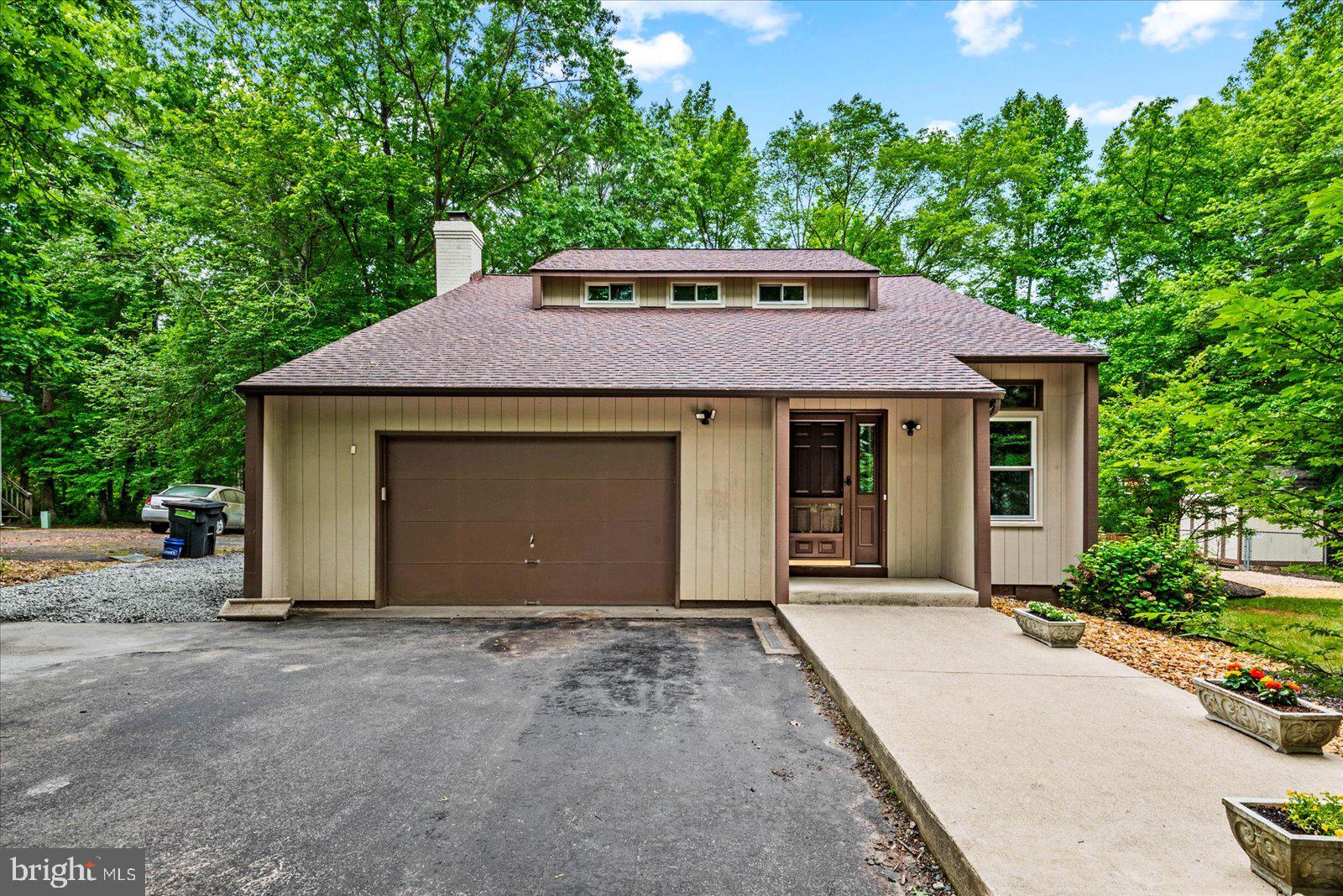 114 Spotslee Dr