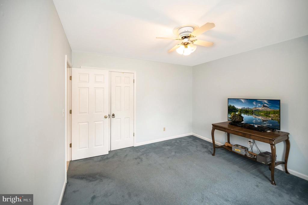 11907 Kennedy Ln
