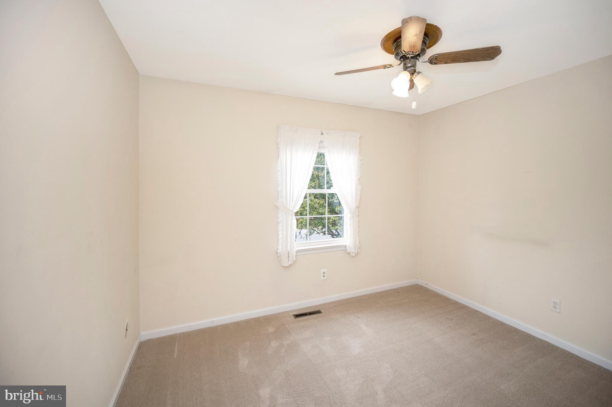 11907 Kennedy Ln