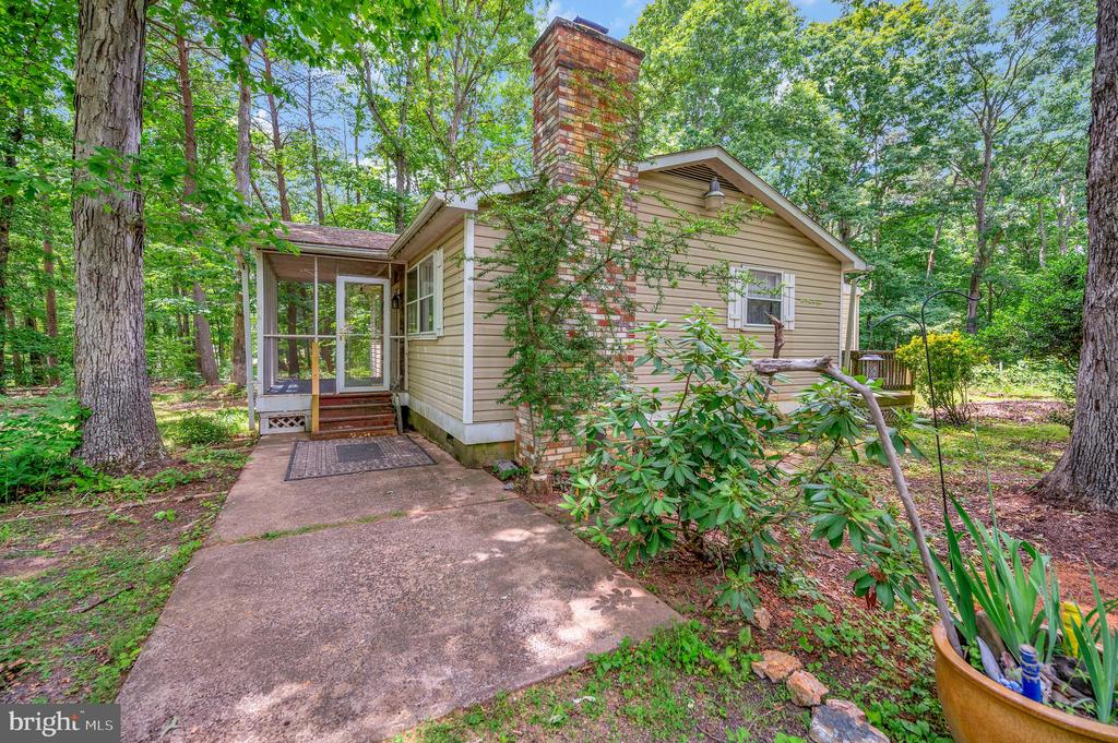 13709 Black Meadow Rd