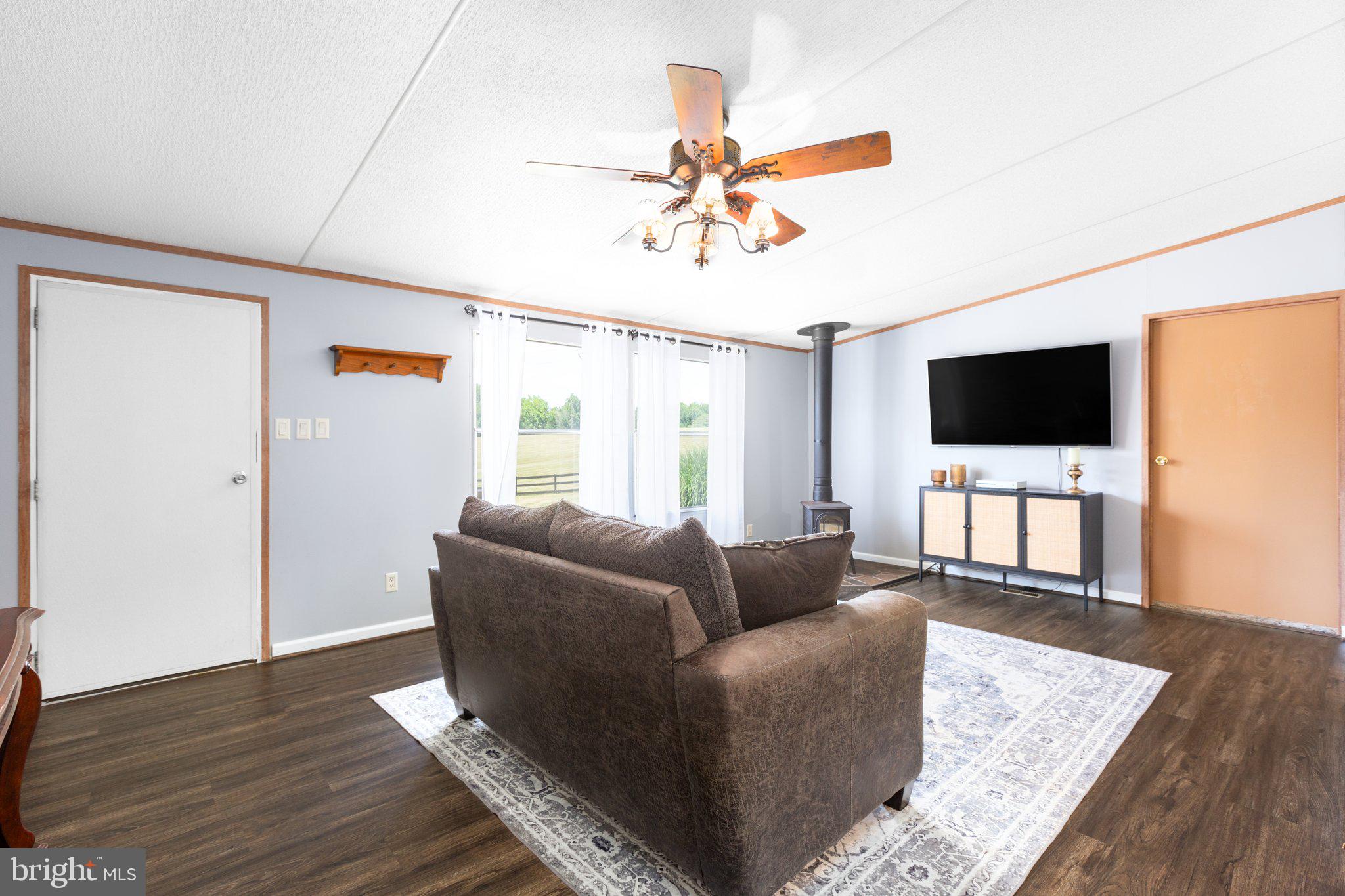 3219 Danbury Cir