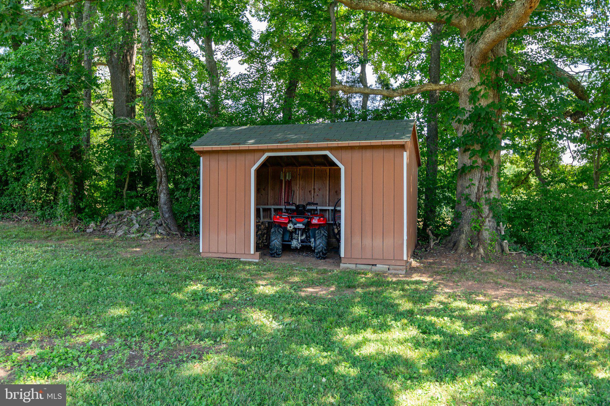 3219 Danbury Cir
