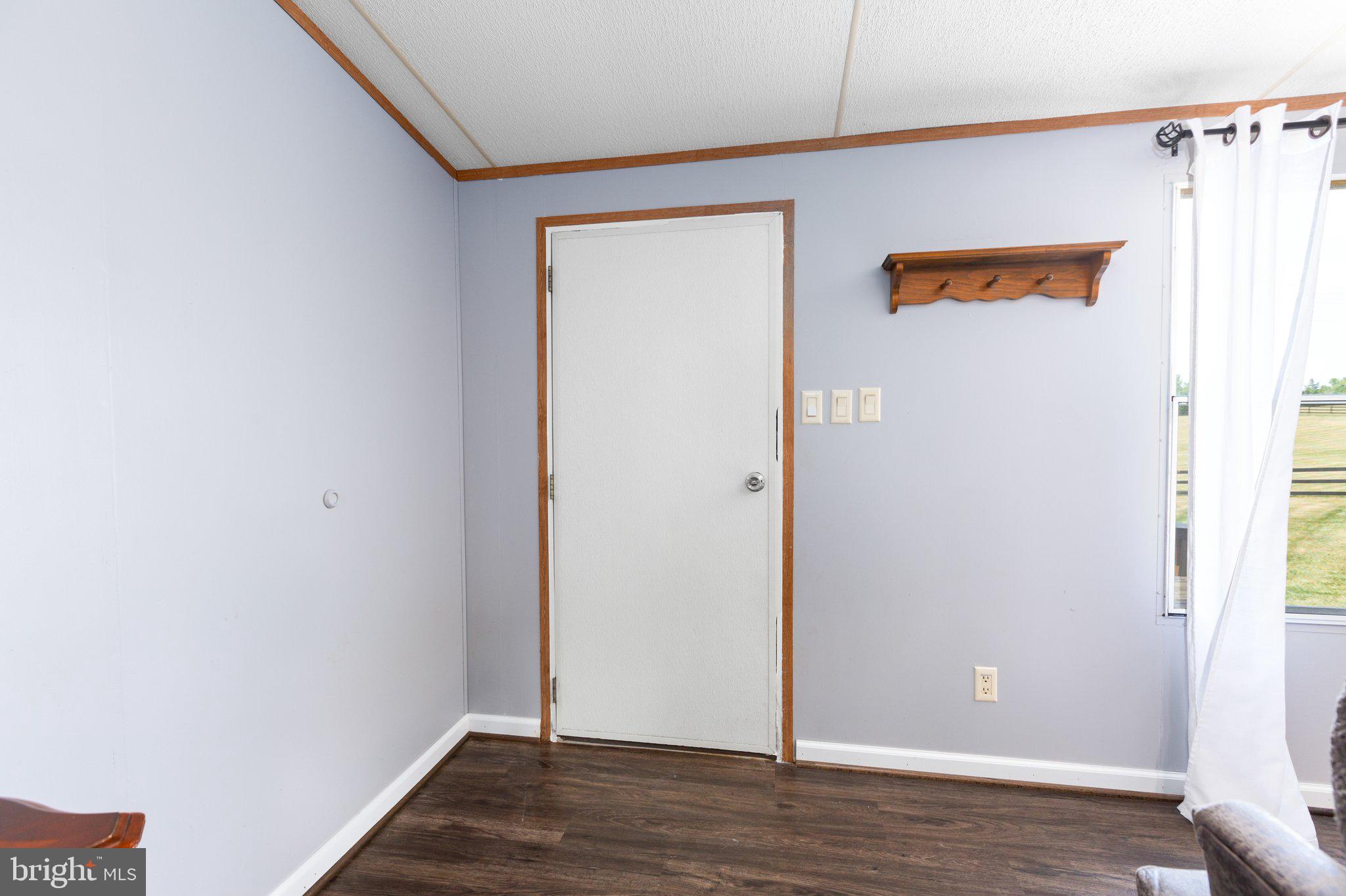 3219 Danbury Cir