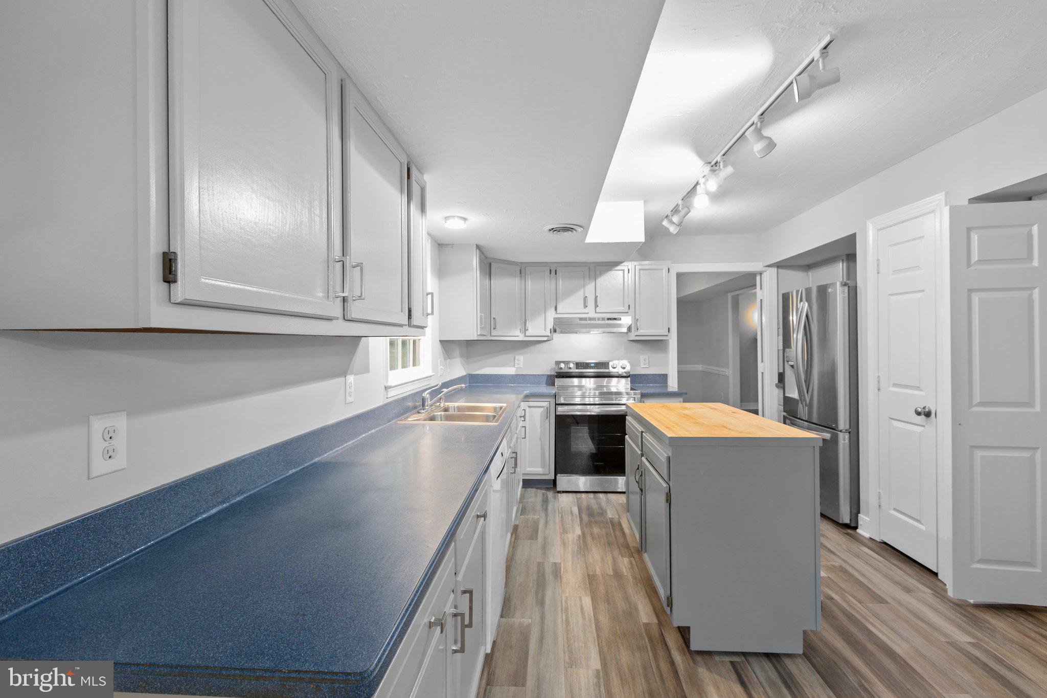 109 Broadfield Ln