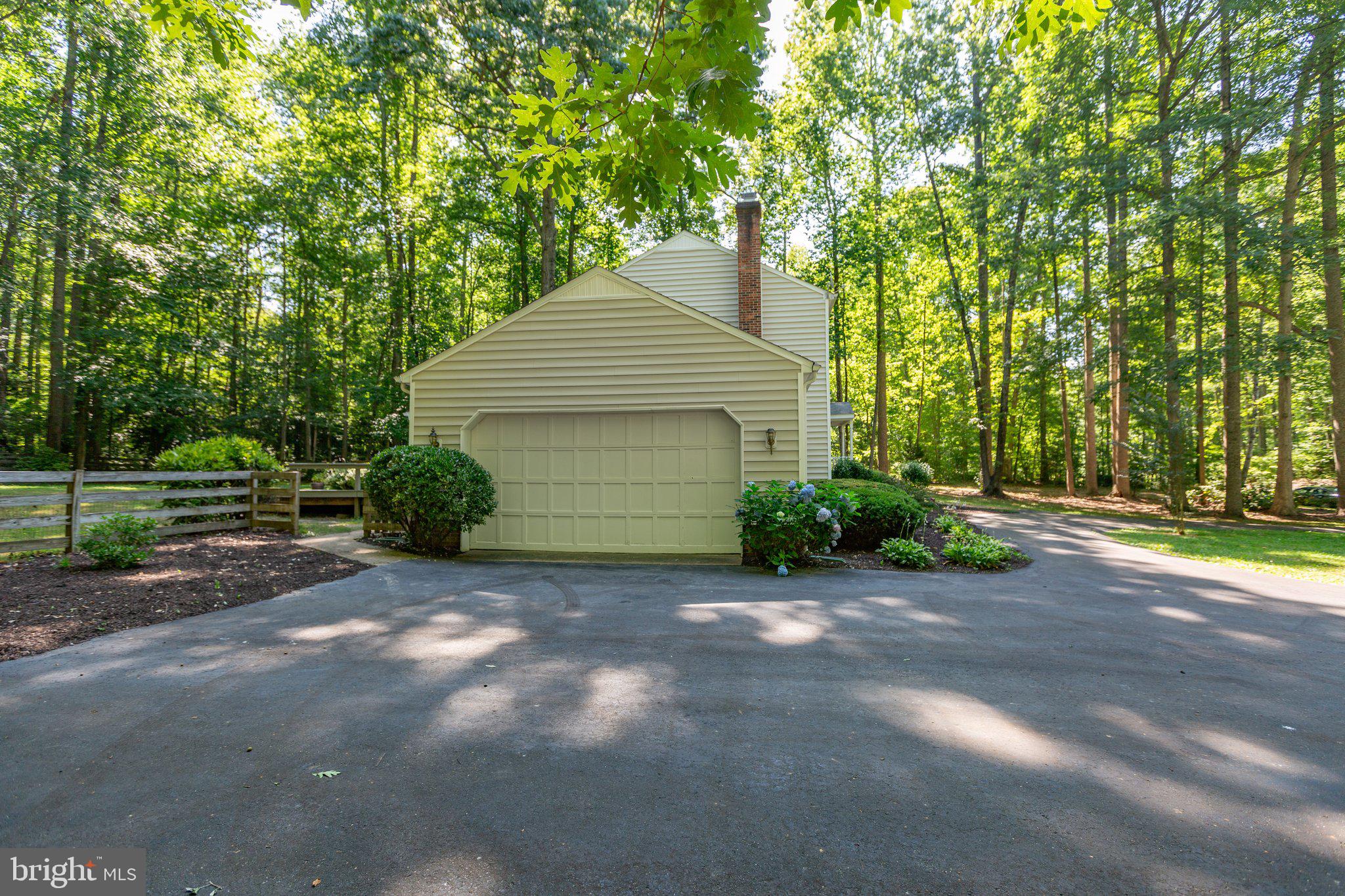 109 Broadfield Ln