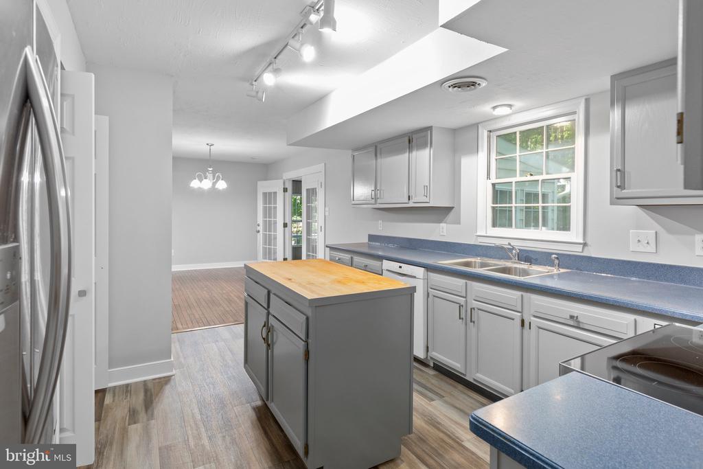 109 Broadfield Ln