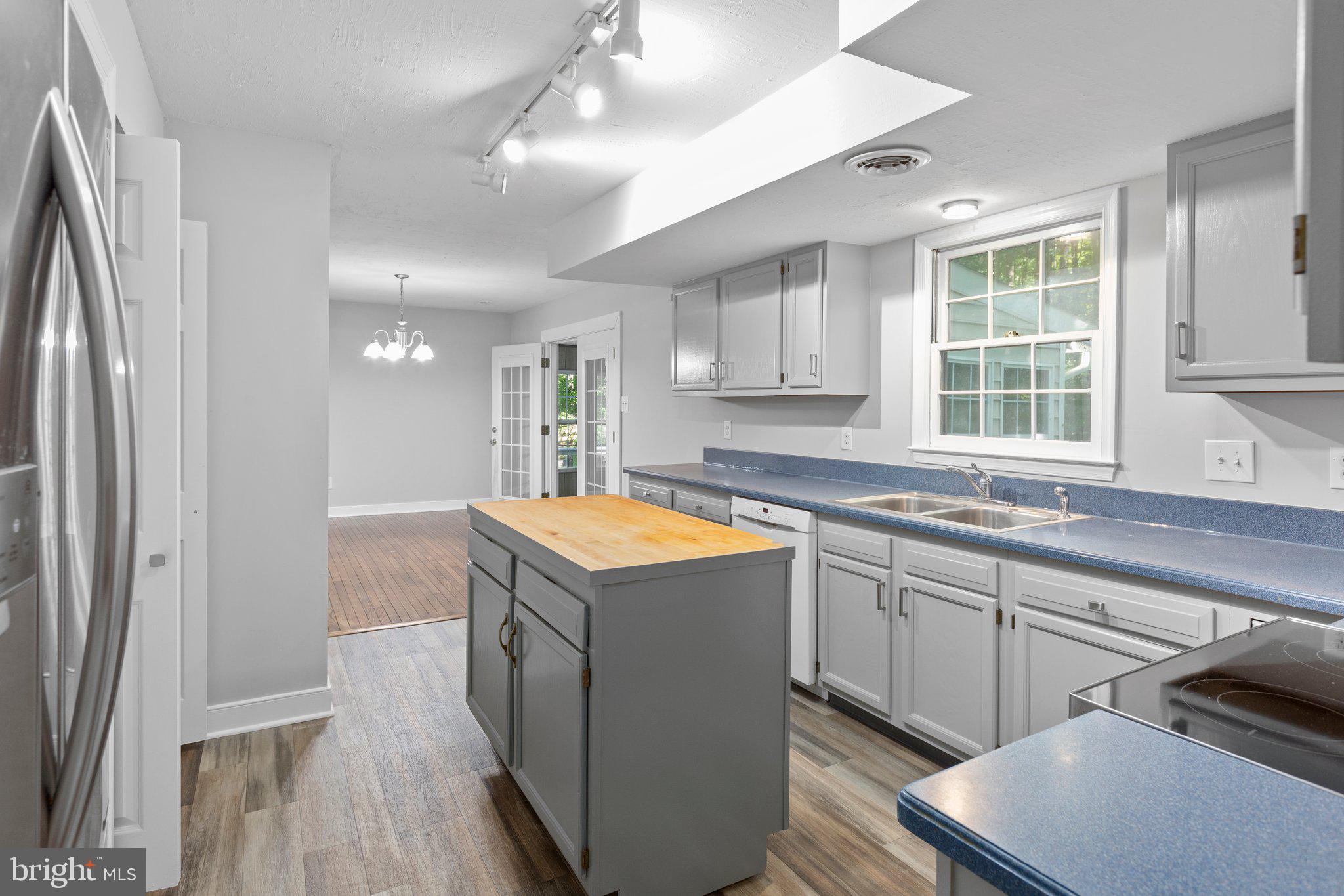 109 Broadfield Ln
