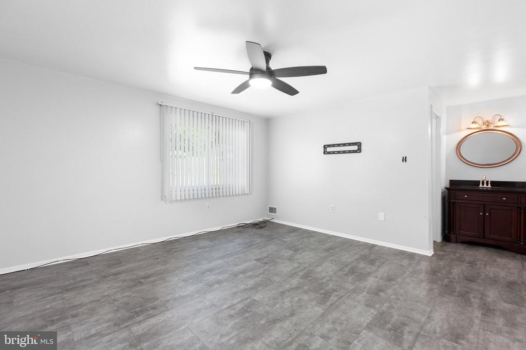 3211 Waverly Dr
