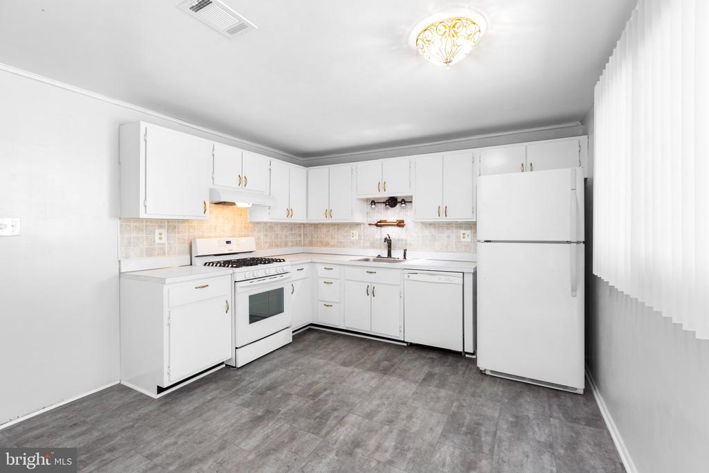 3211 Waverly Dr