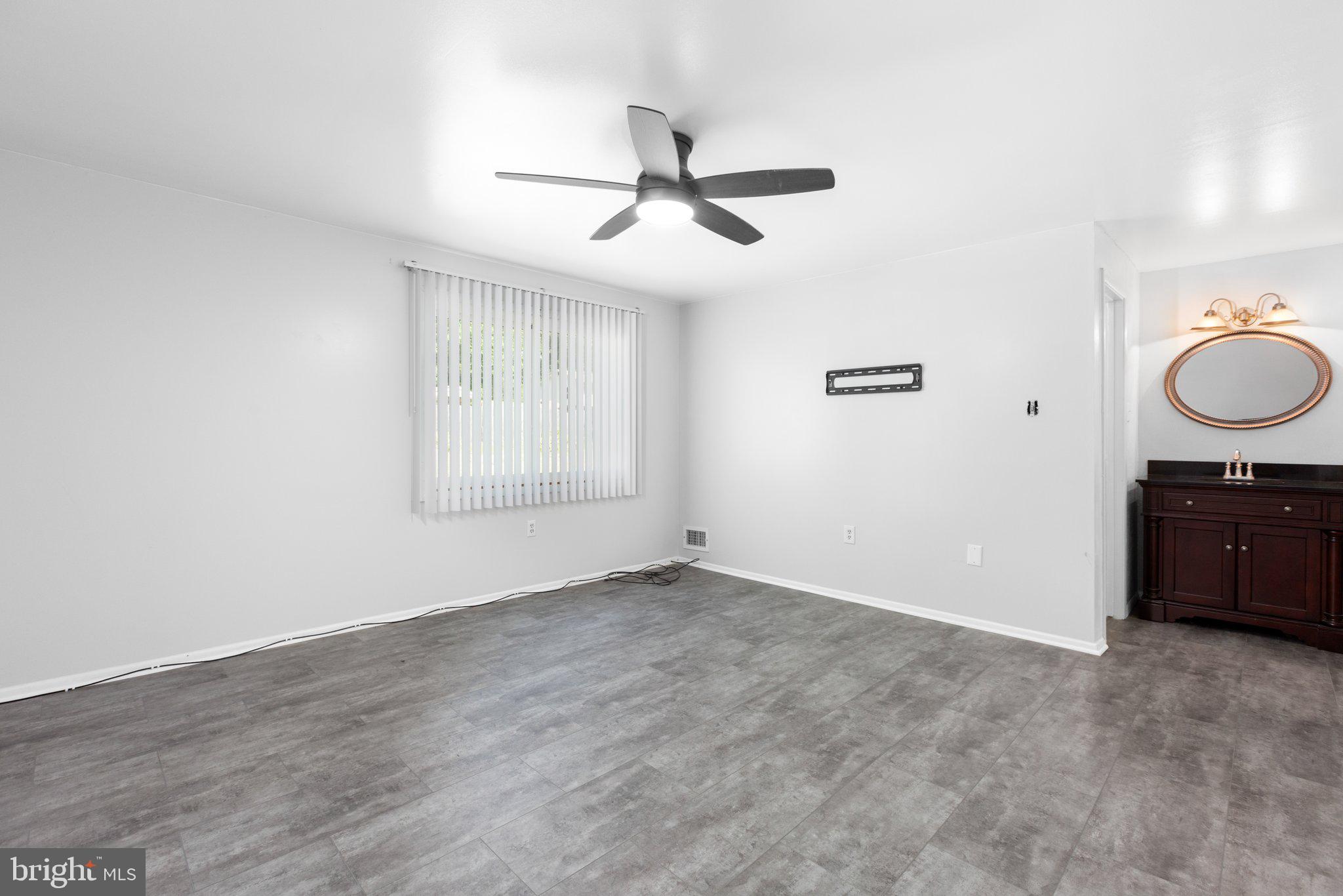 3211 Waverly Dr