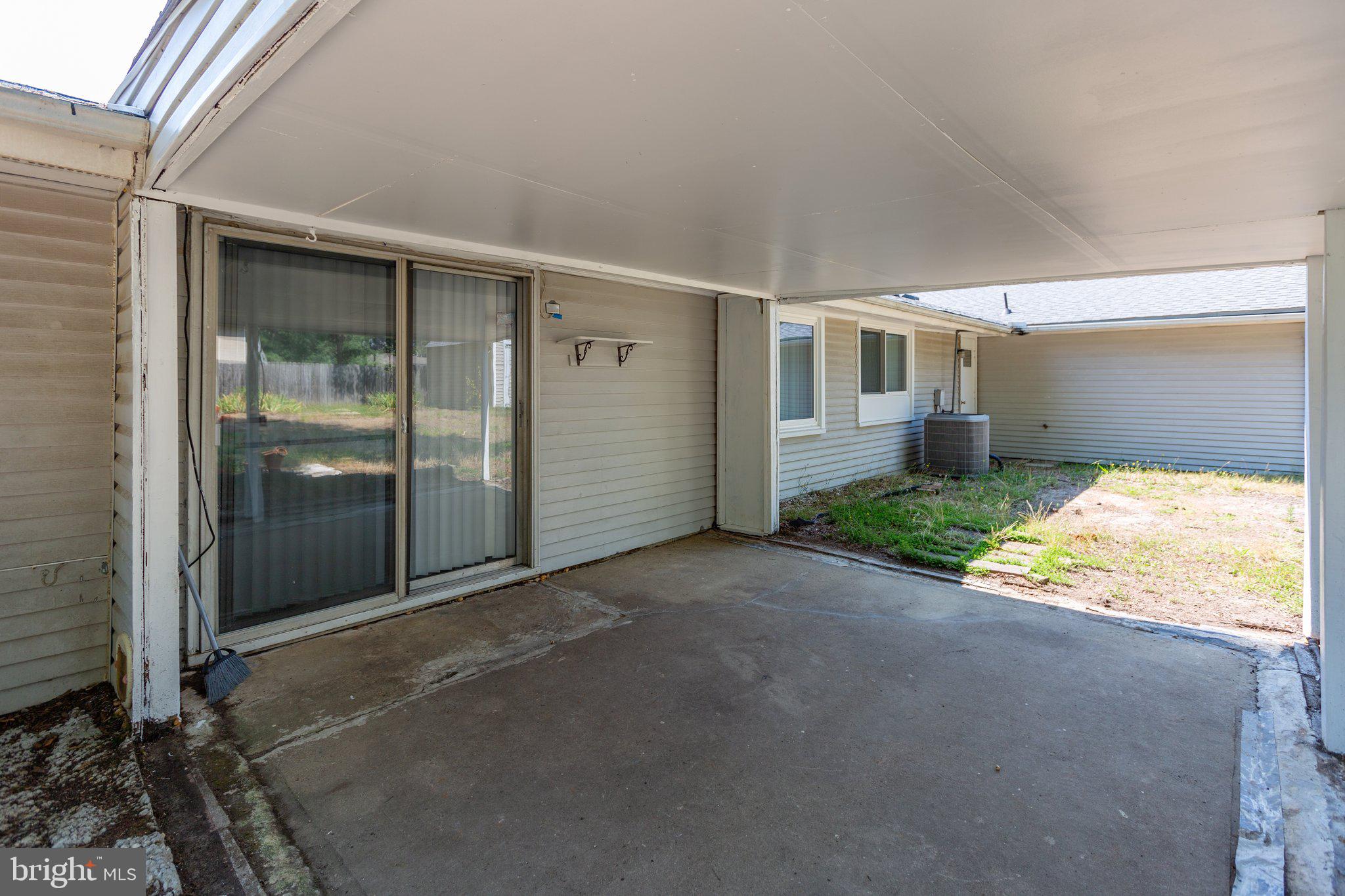 3211 Waverly Dr