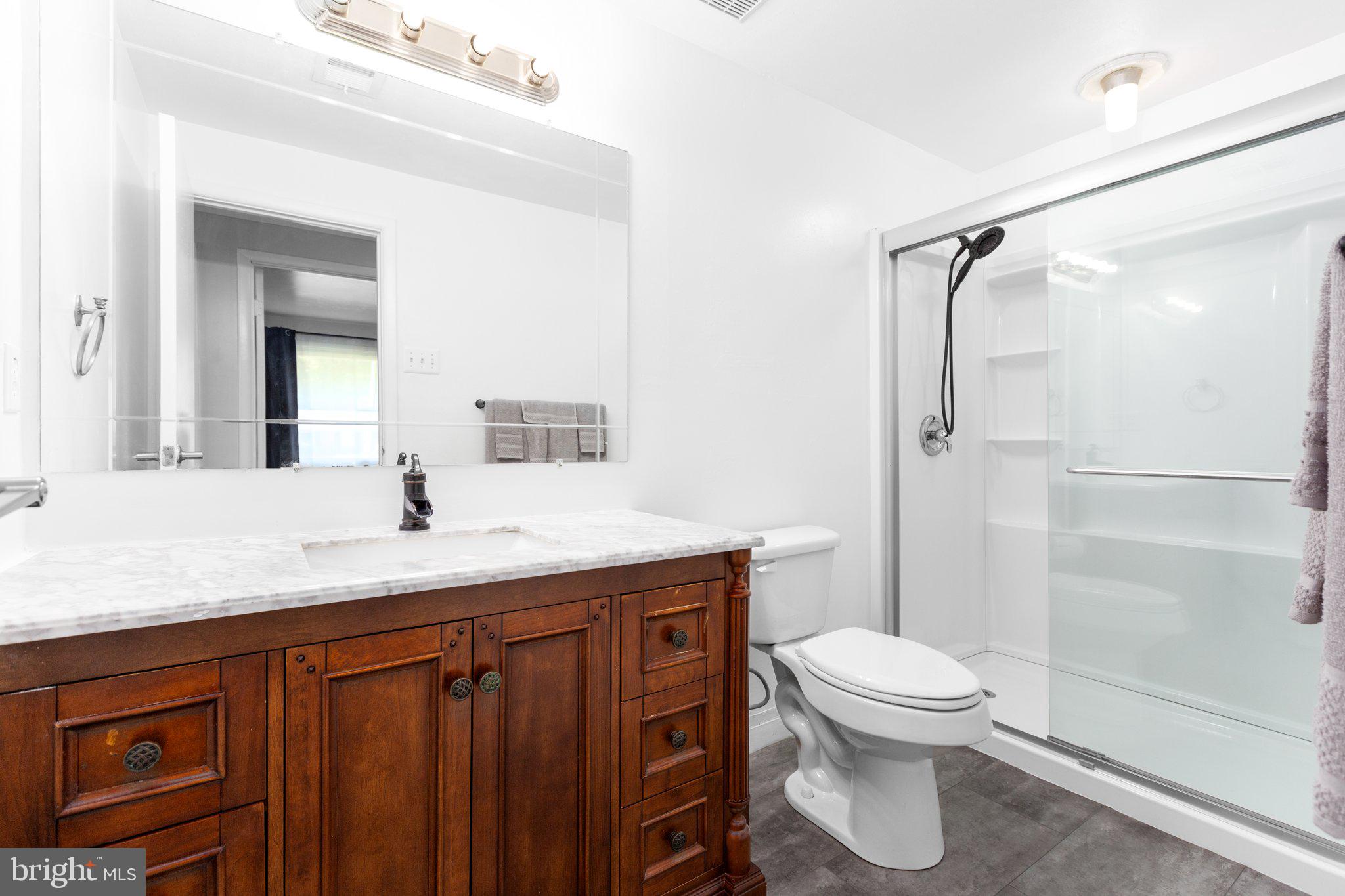 3211 Waverly Dr
