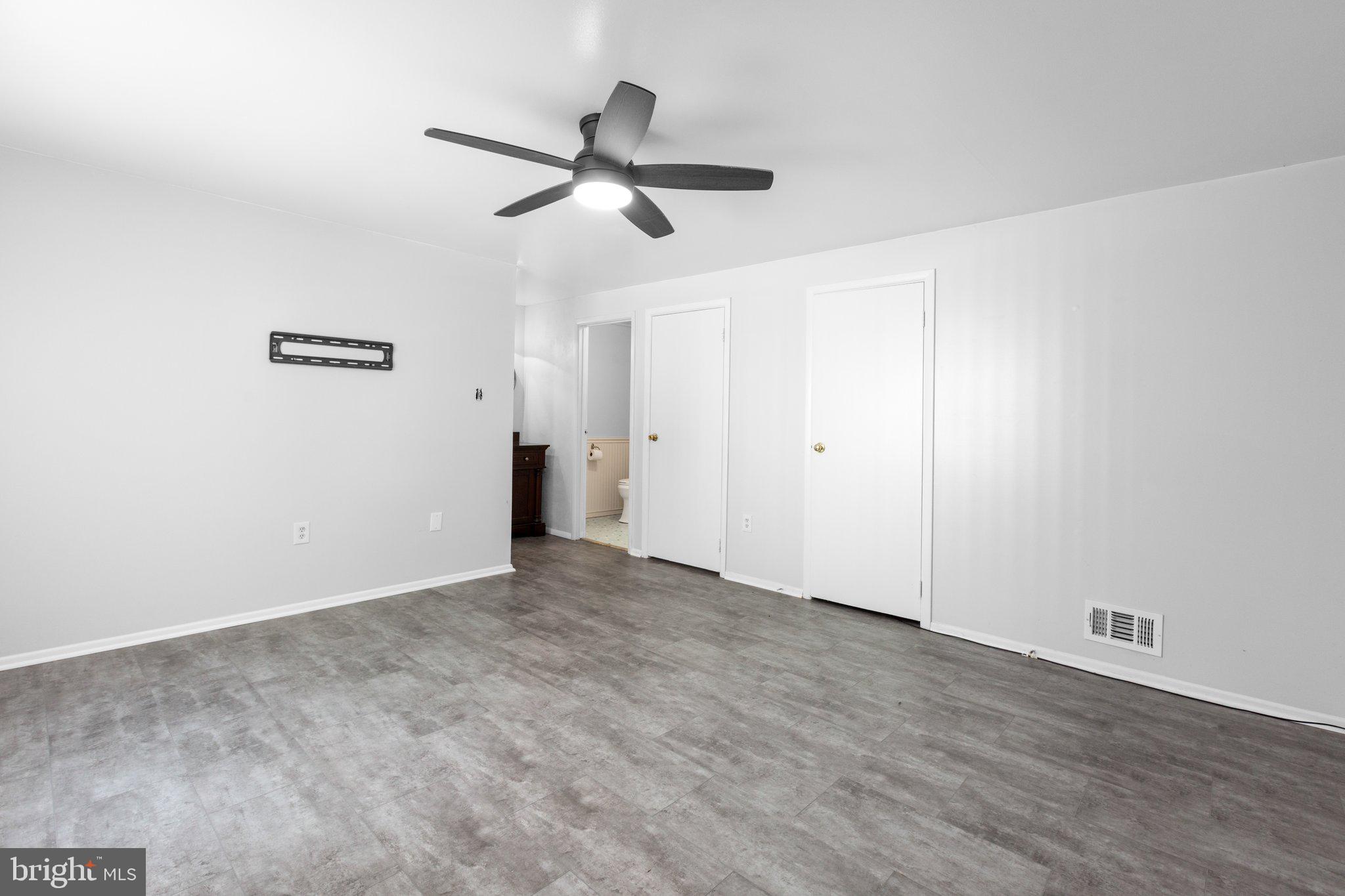 3211 Waverly Dr