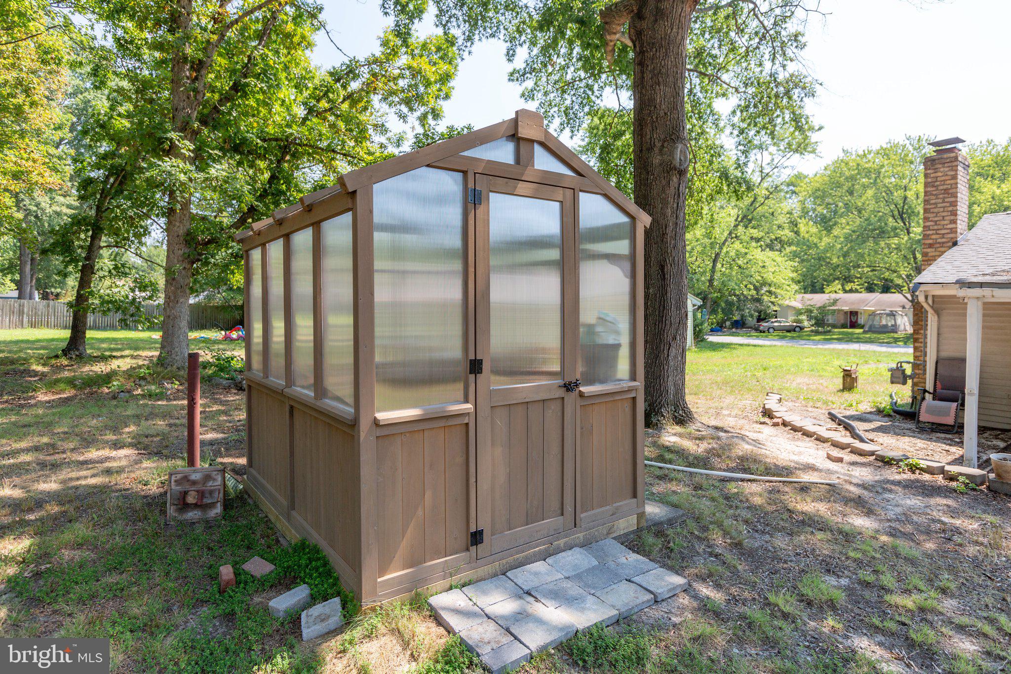 3211 Waverly Dr