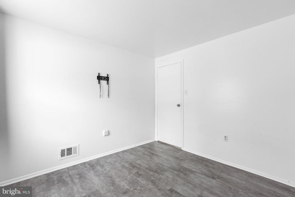3211 Waverly Dr