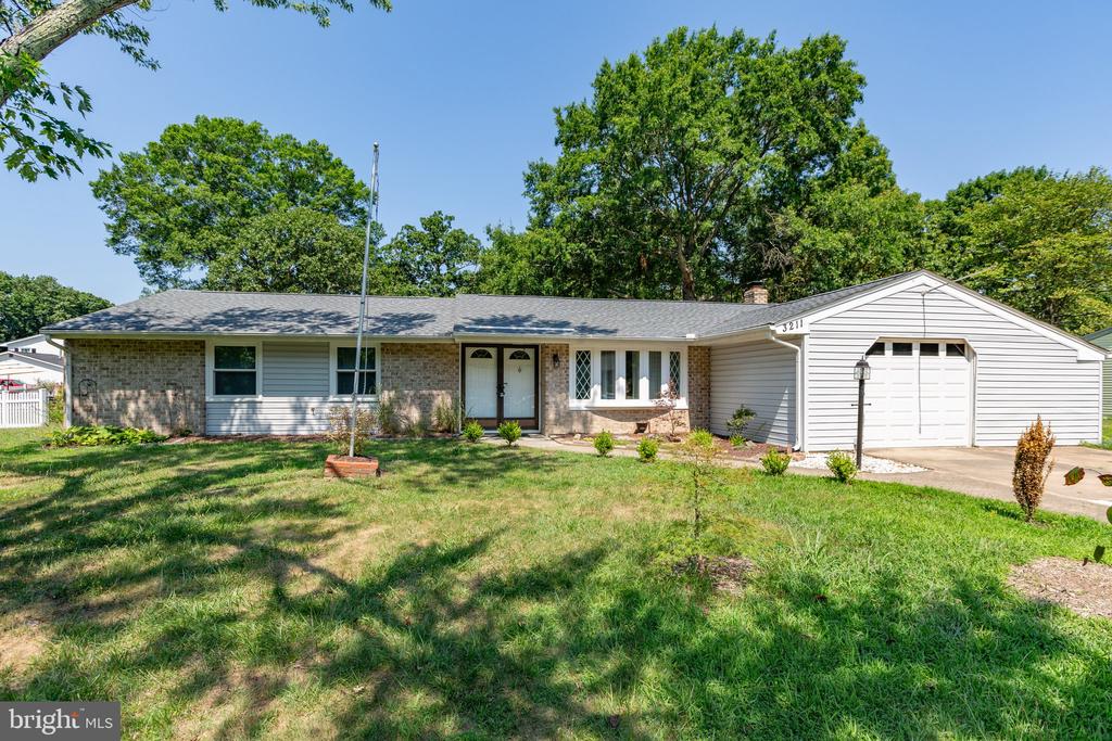3211 Waverly Dr