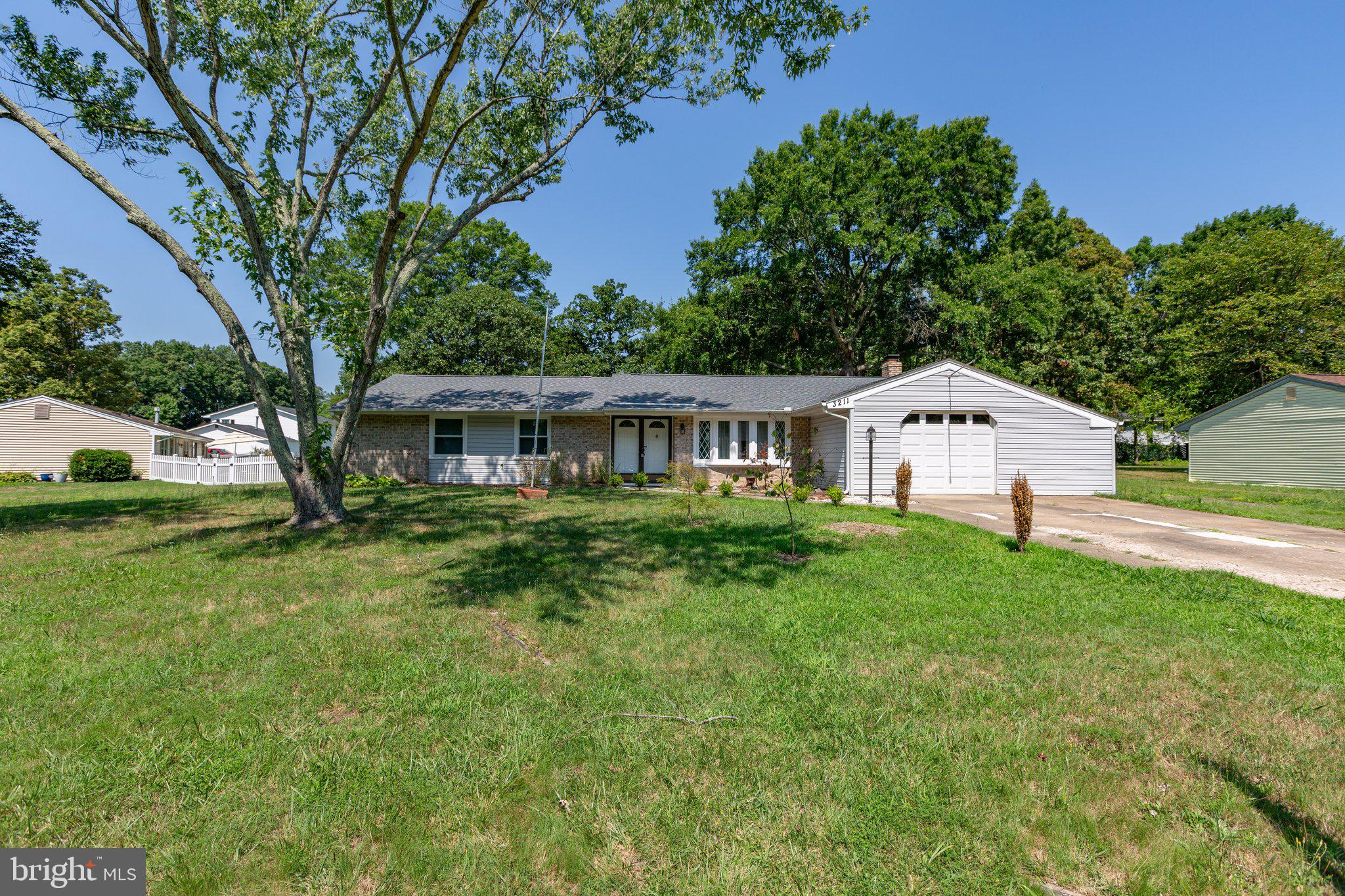 3211 Waverly Dr