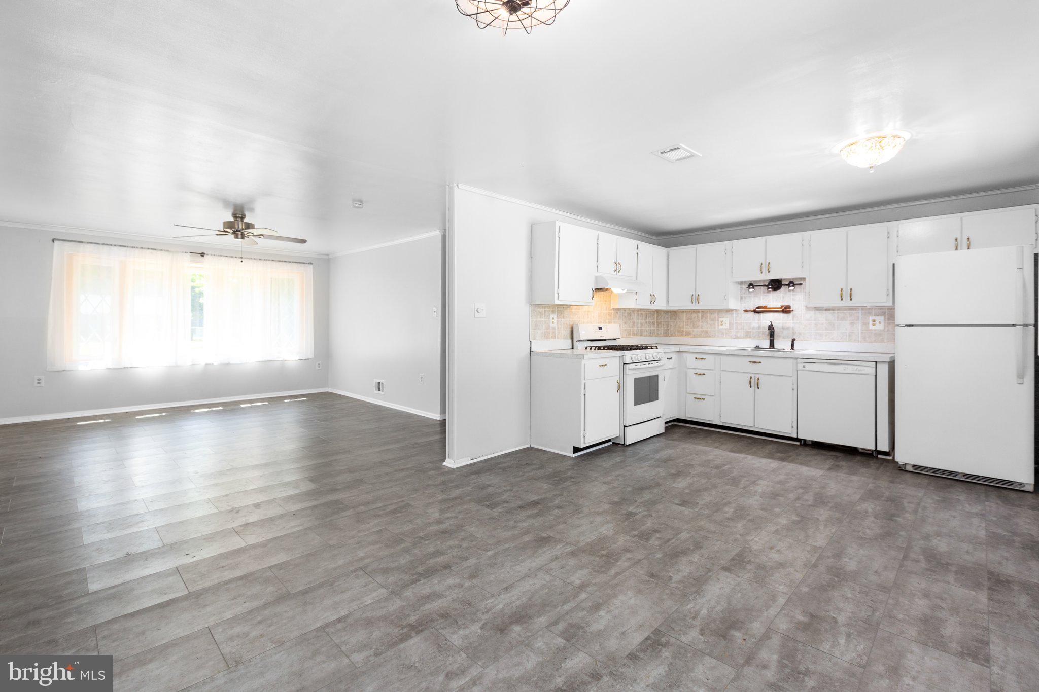 3211 Waverly Dr