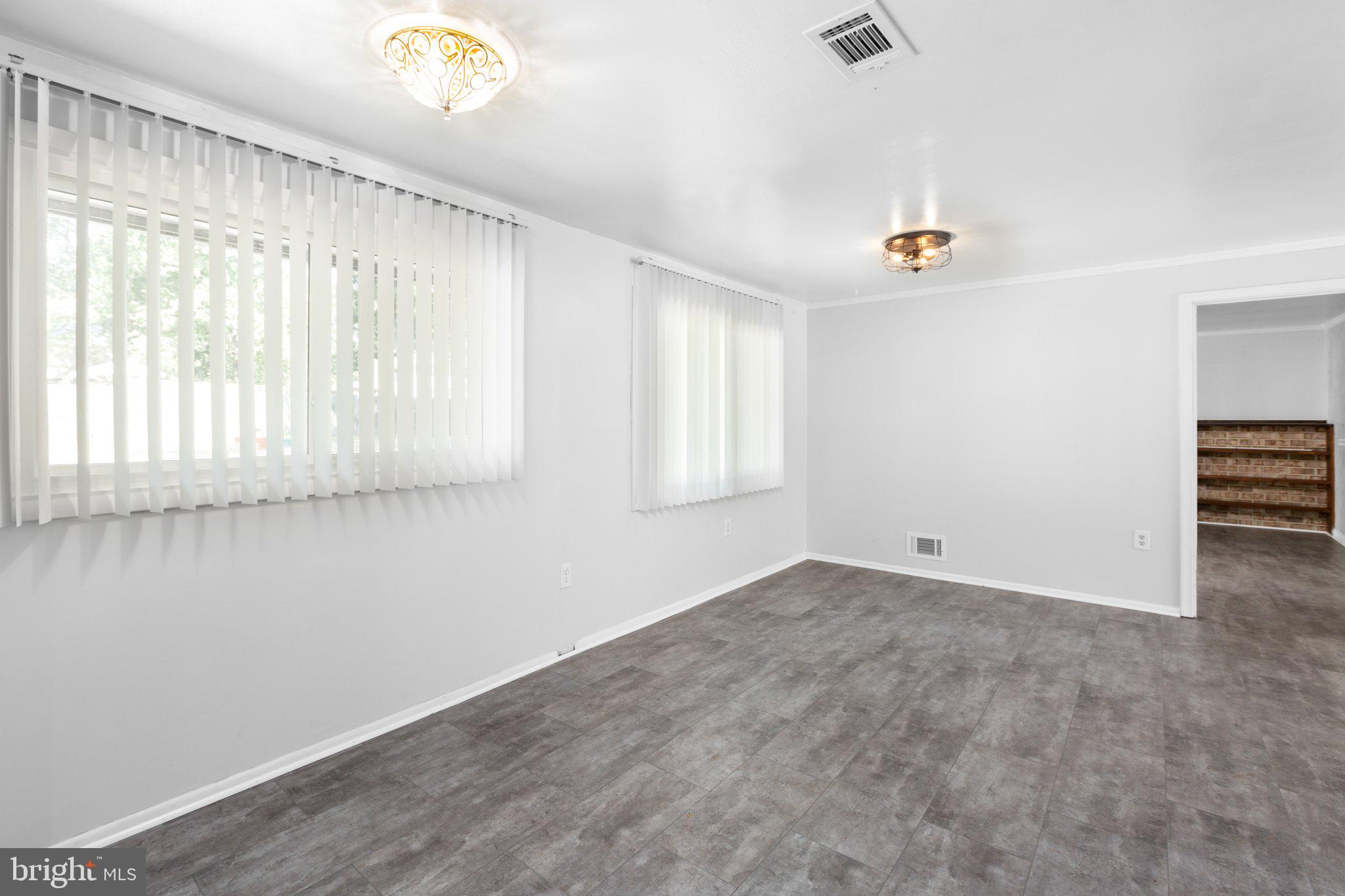 3211 Waverly Dr