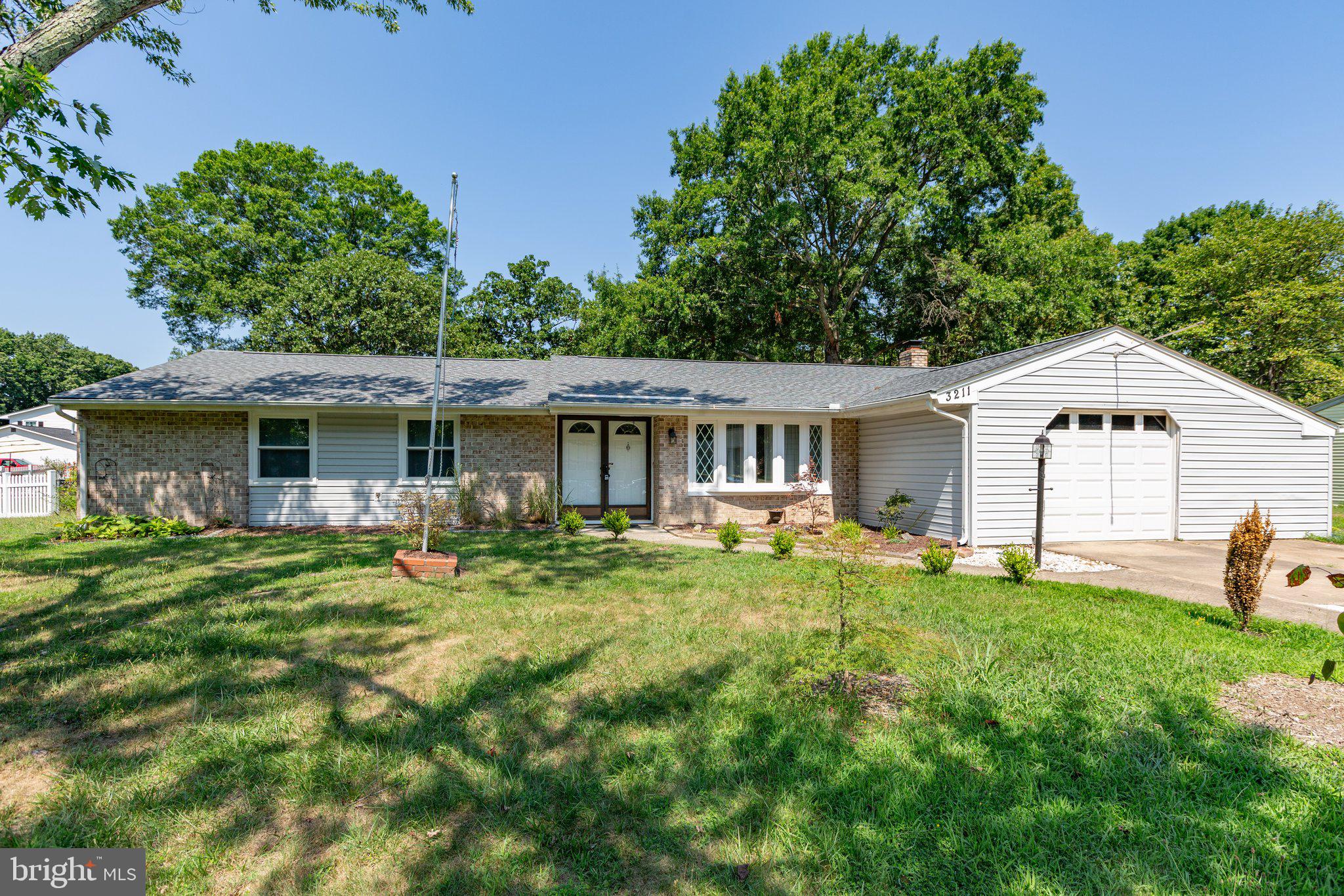 3211 Waverly Dr