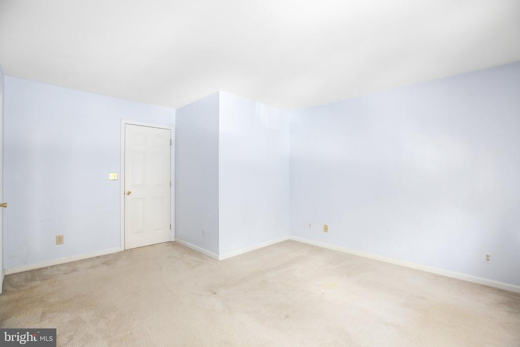 9901 Dominion Forest Cir